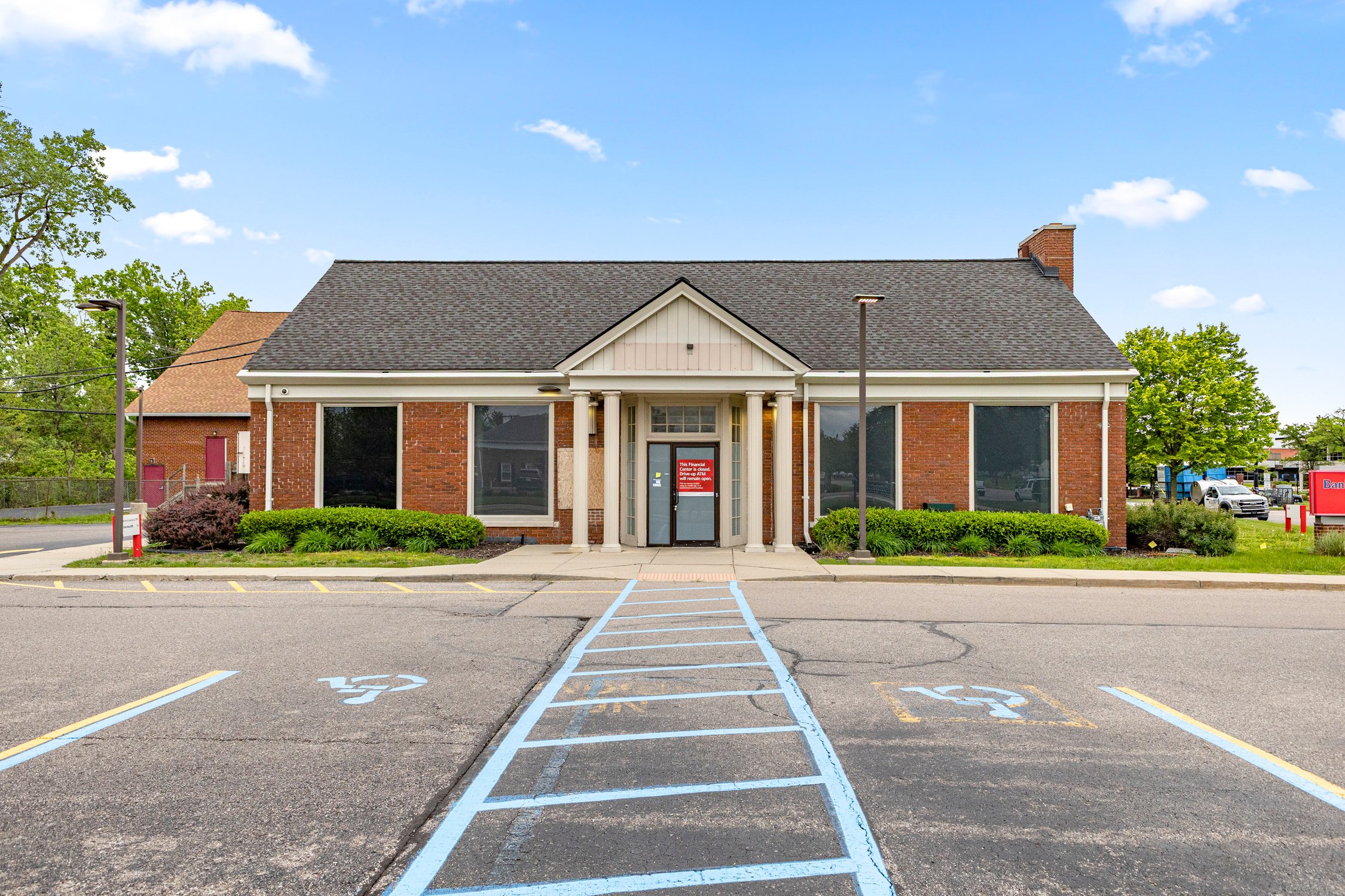 23700 Goddard Rd, Taylor, MI 48180