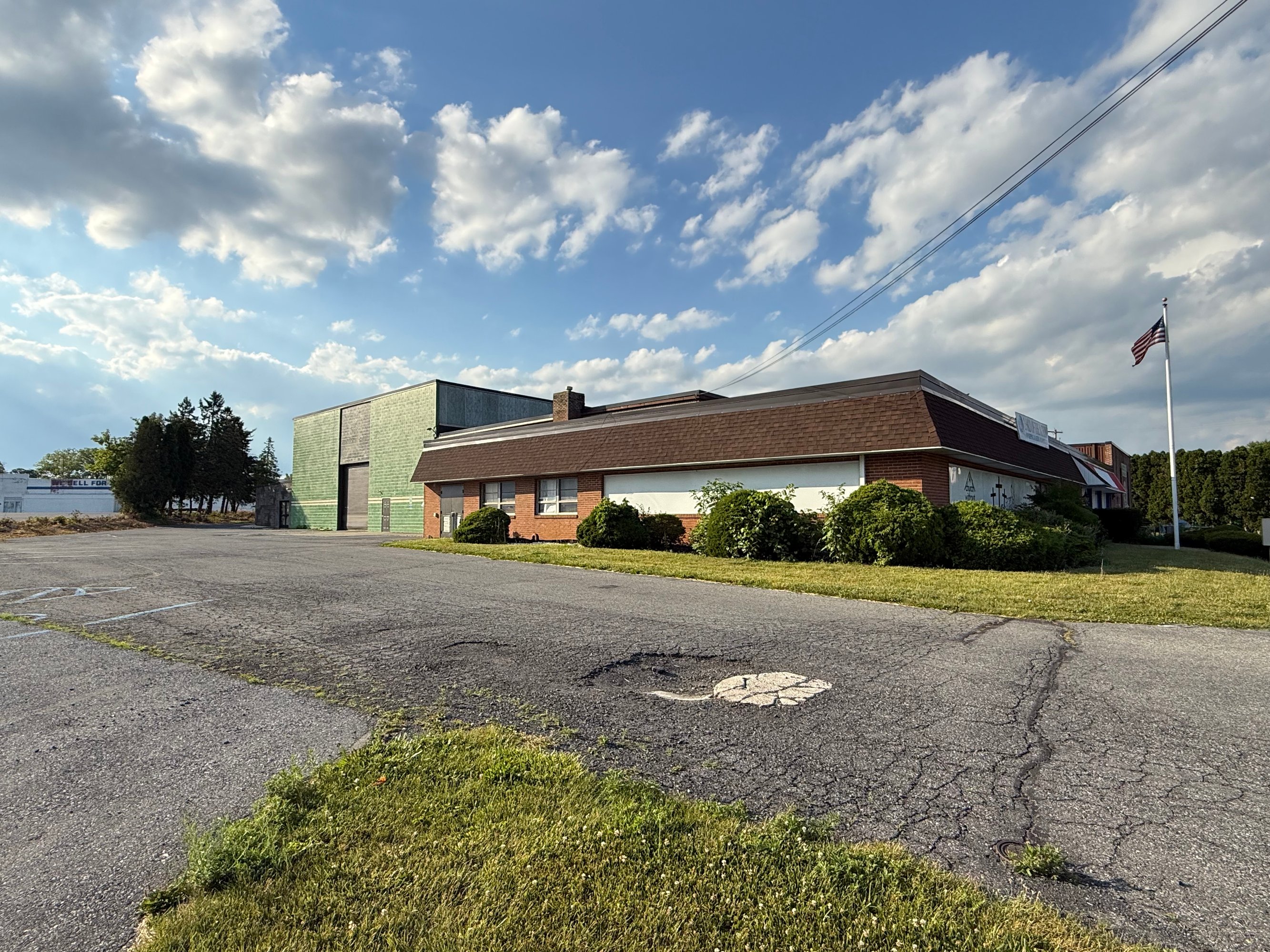 2224 Industrial Dr, Bethlehem, PA 18017