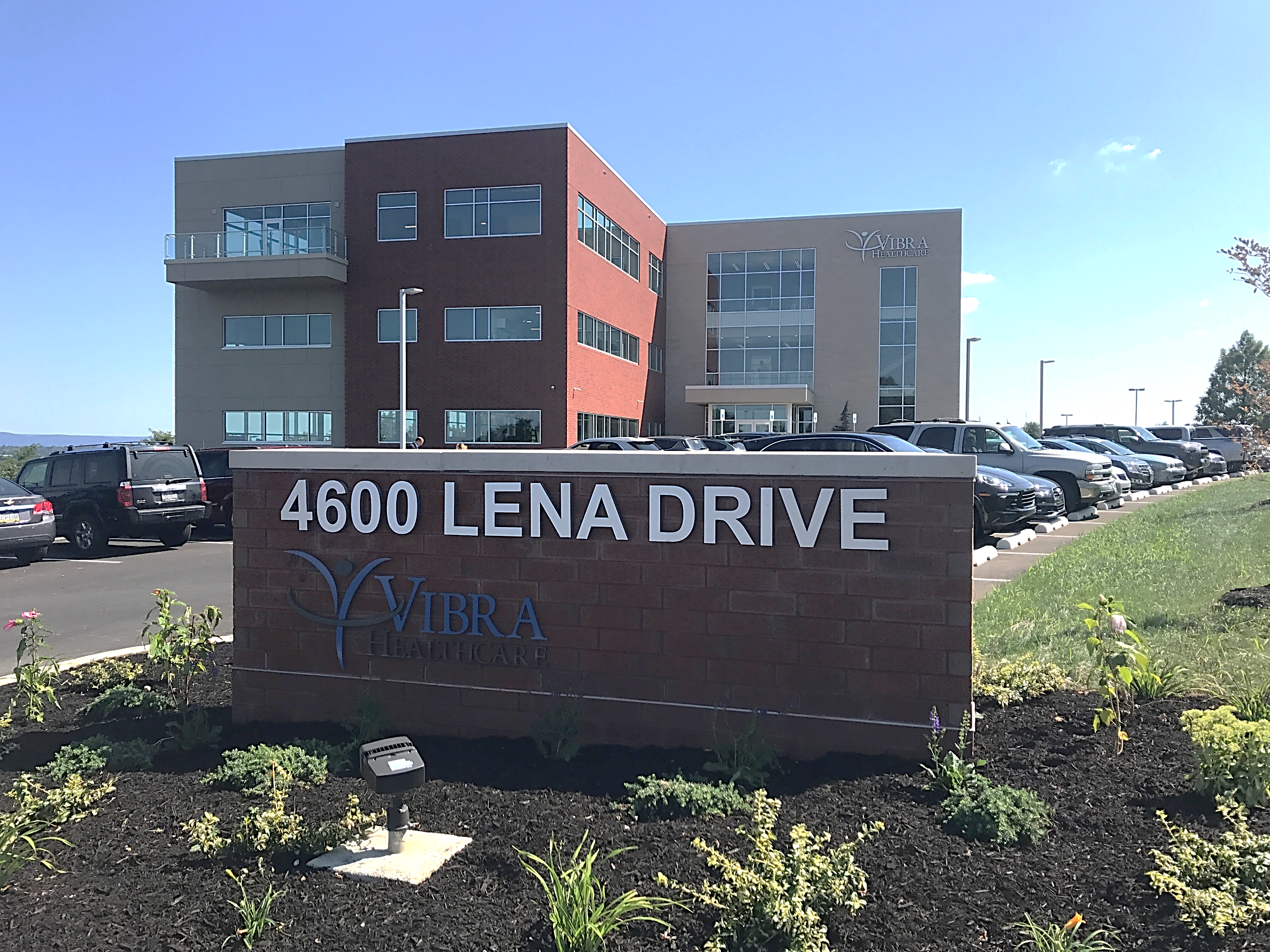 4600 Lena Dr, Mechanicsburg, PA 17055
