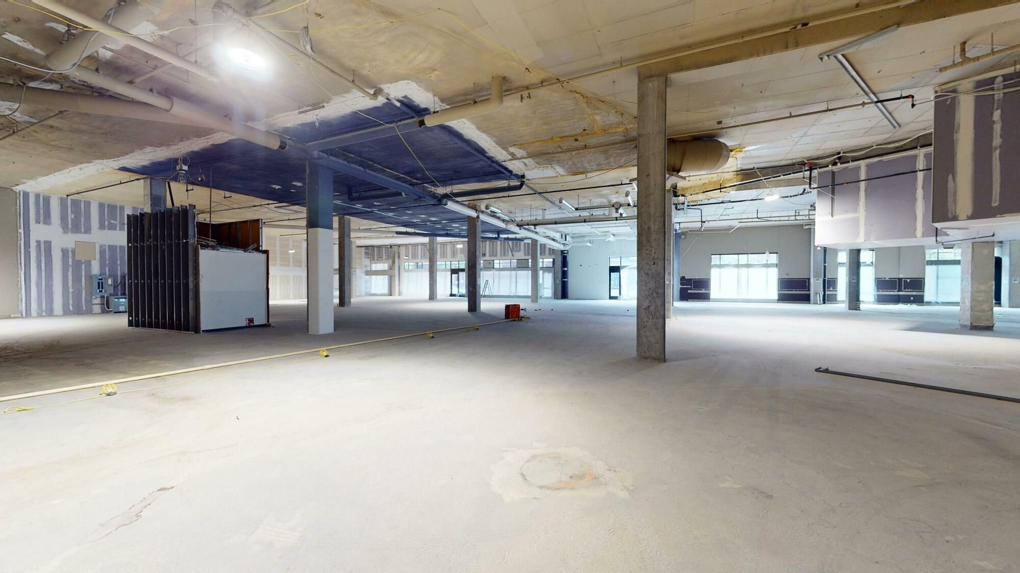 3853711
