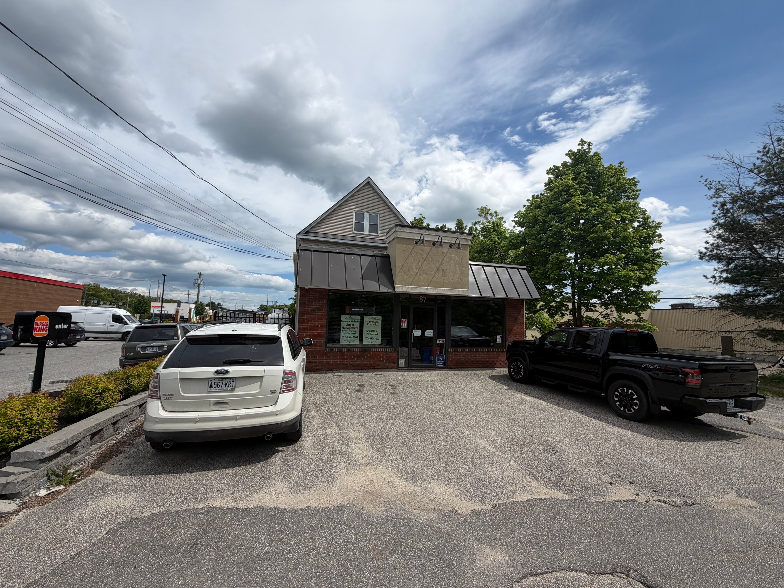 87 Essex St, Lewiston, ME 04240