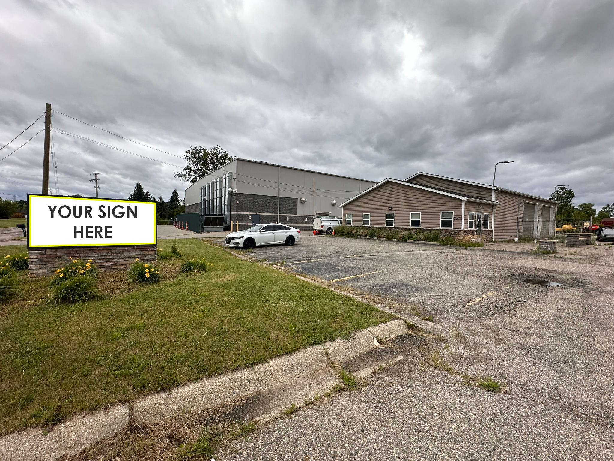 3245 Card Dr, Burton, MI 48529