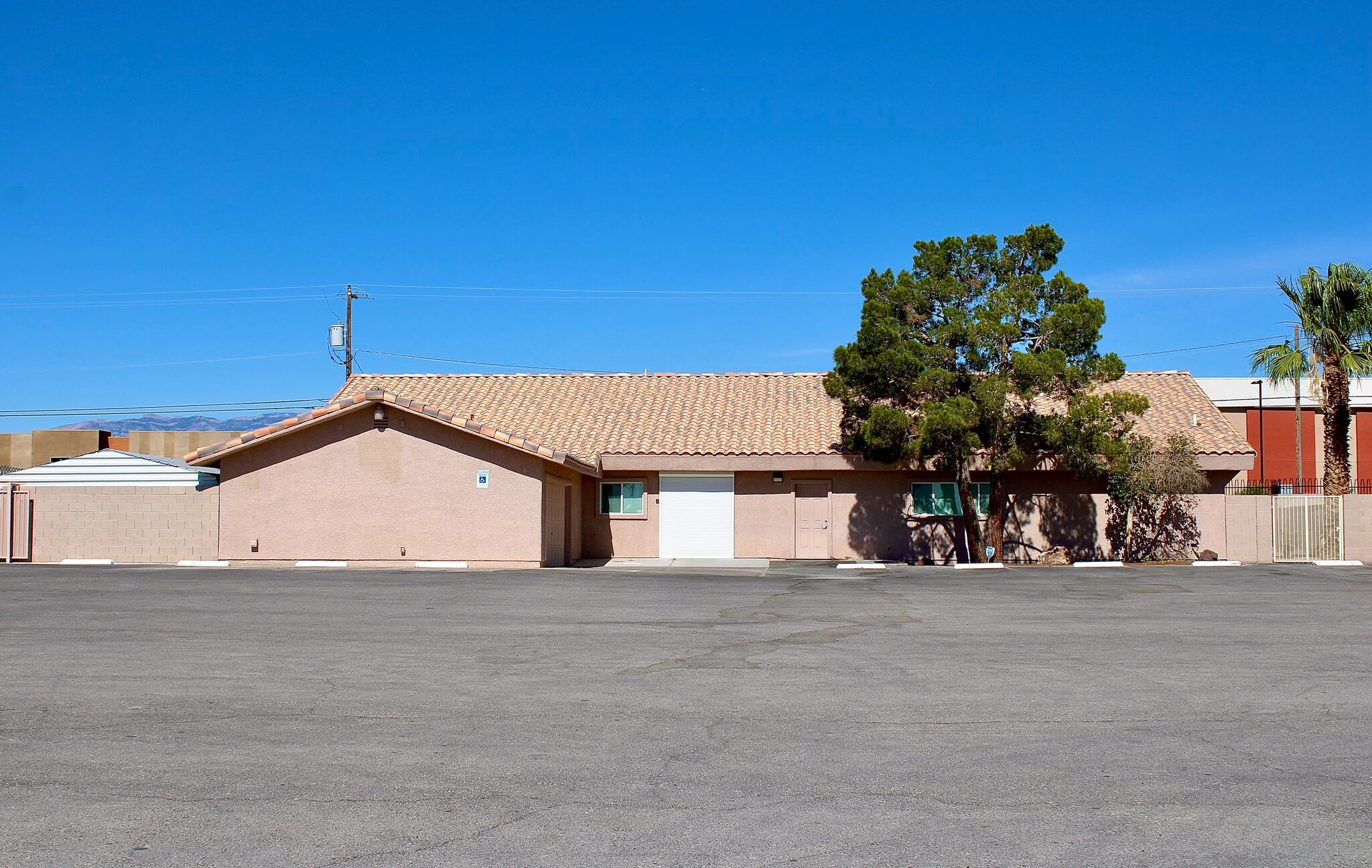 8935 El Camino Rd, Las Vegas, NV 89139