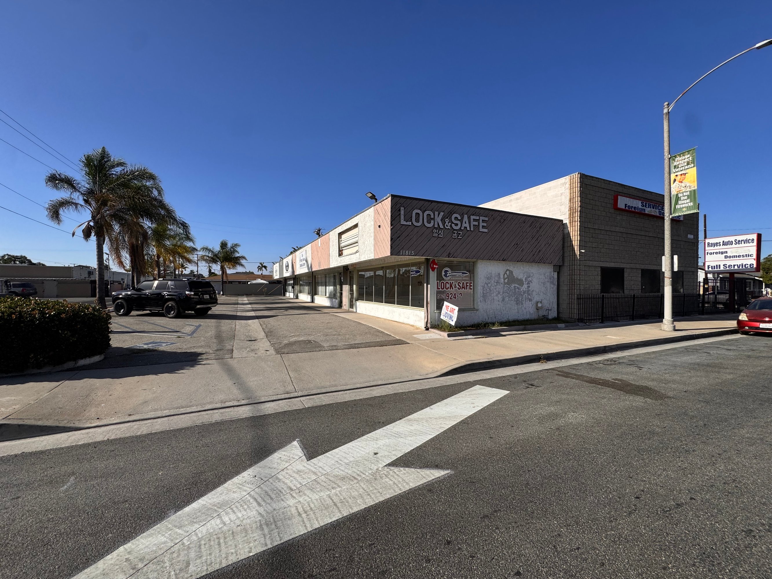 11815 Centralia St, Lakewood, CA 90715