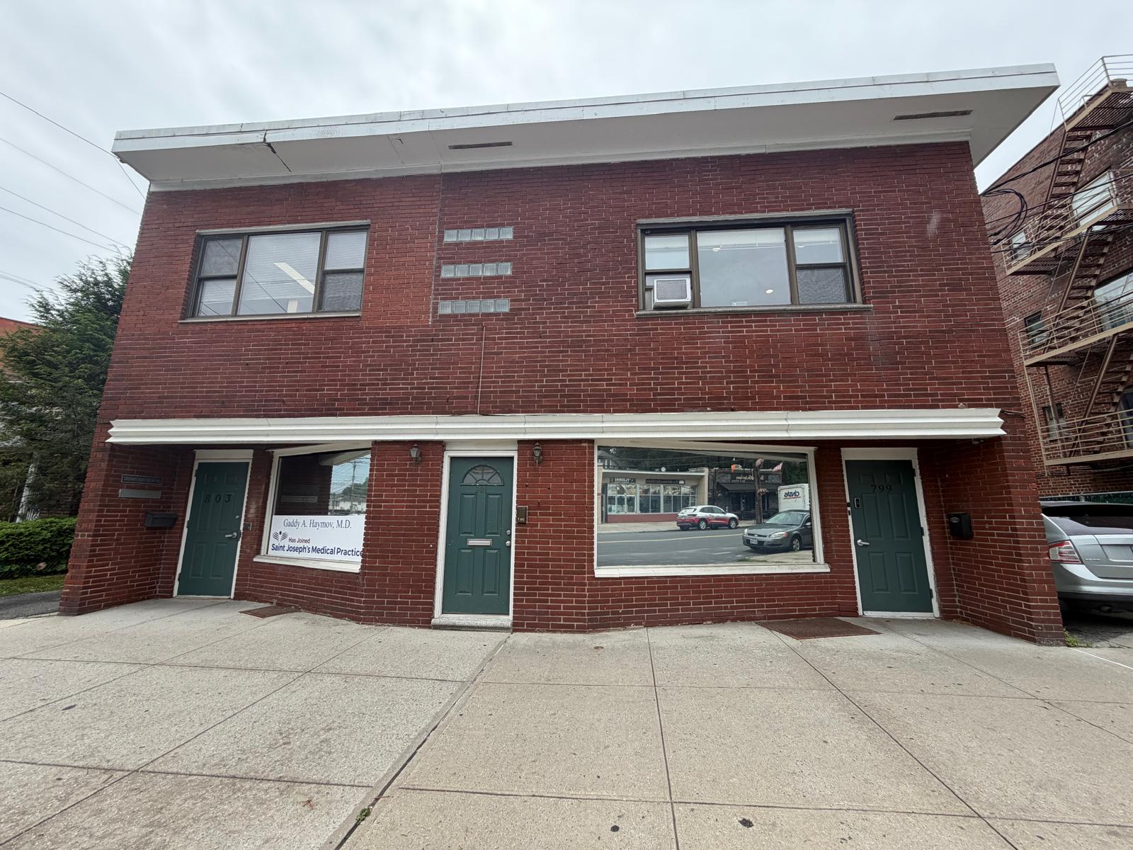 799 Mclean Ave, Yonkers, NY 10704