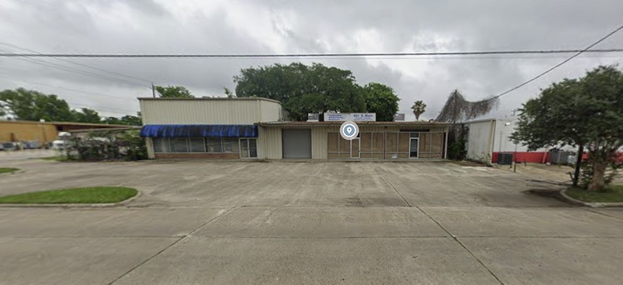 601 S Main St, Clute, TX 77531