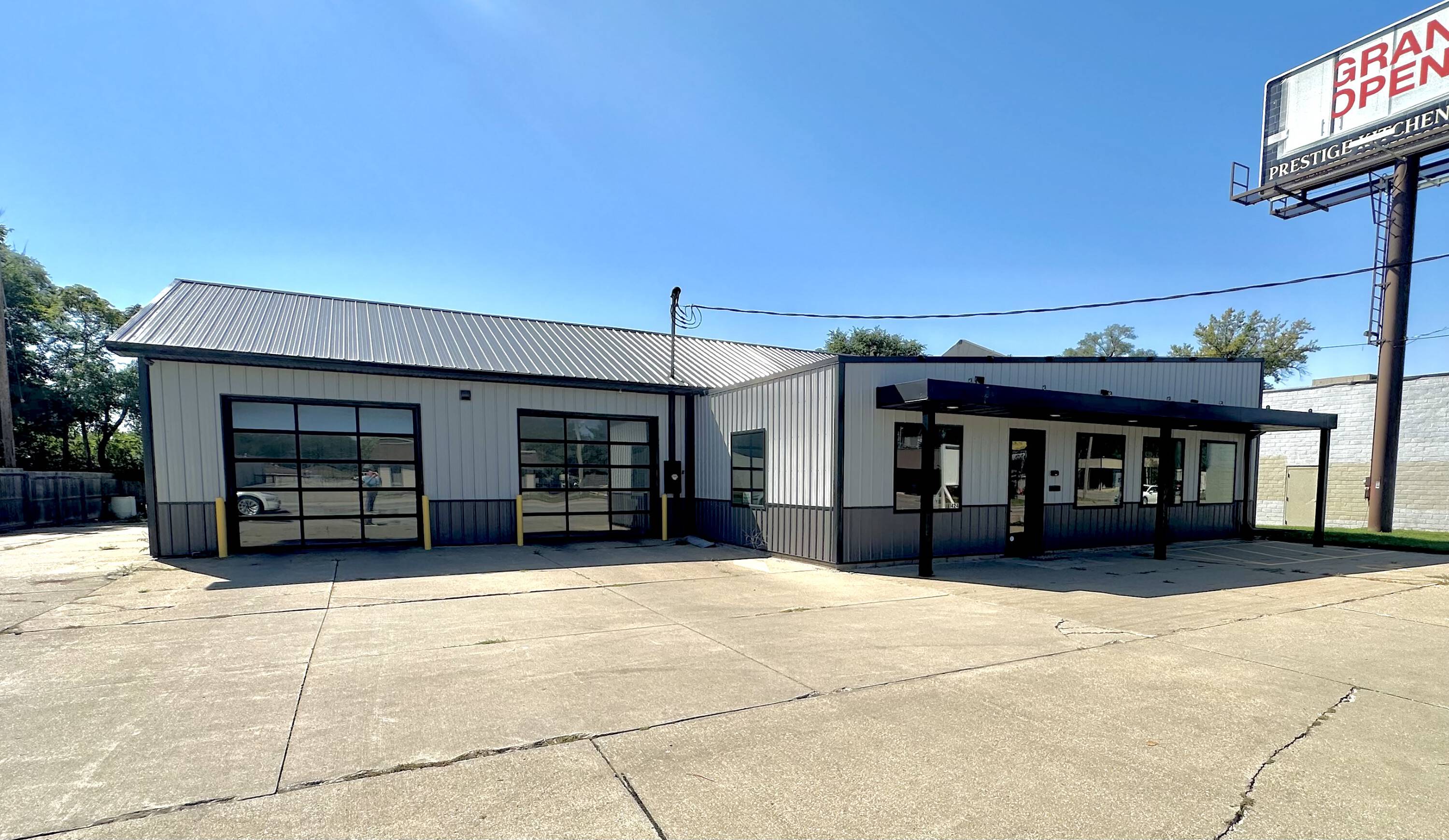 1424 Army Post Rd, Des Moines, IA 50315