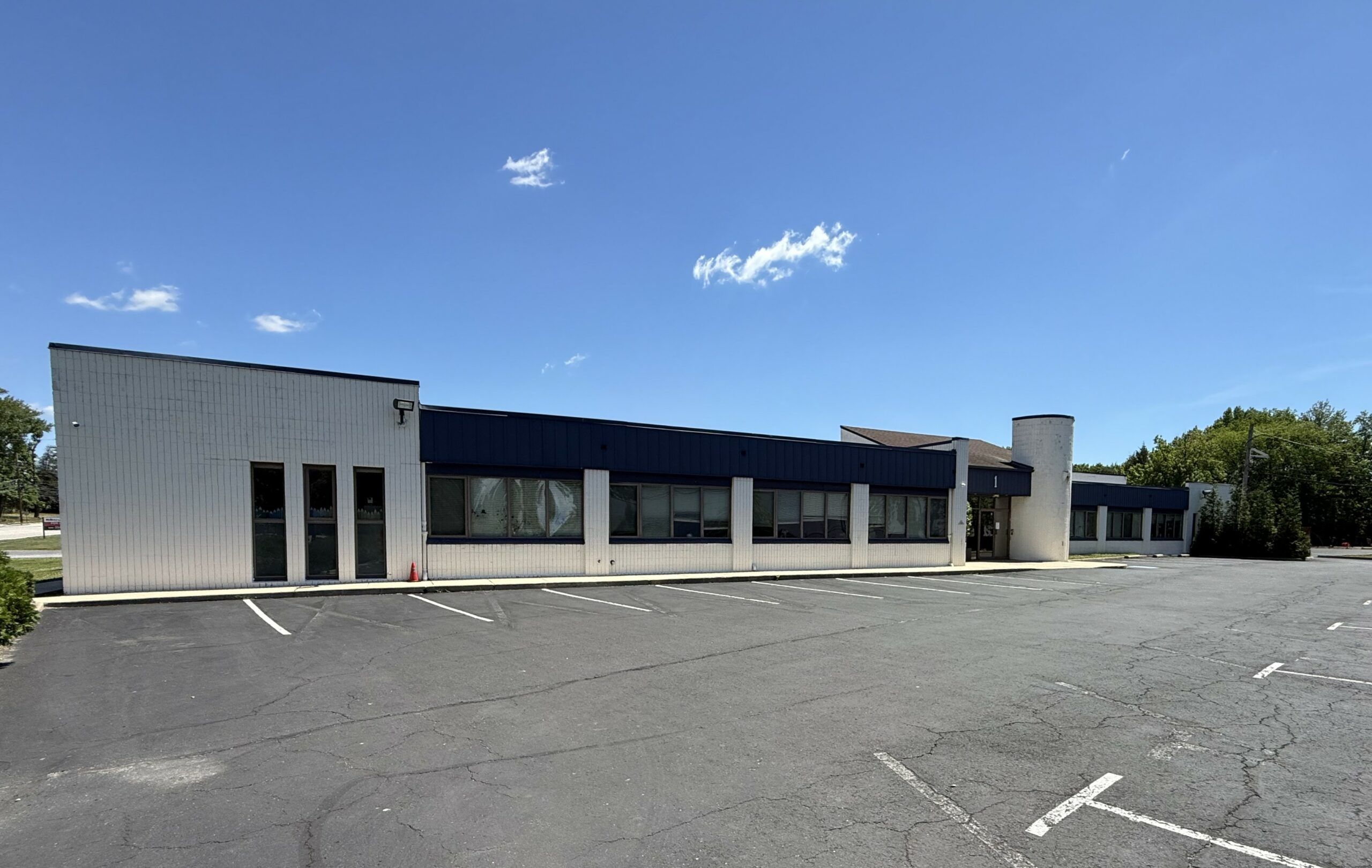 1 Allison Dr, Cherry Hill, NJ 08003