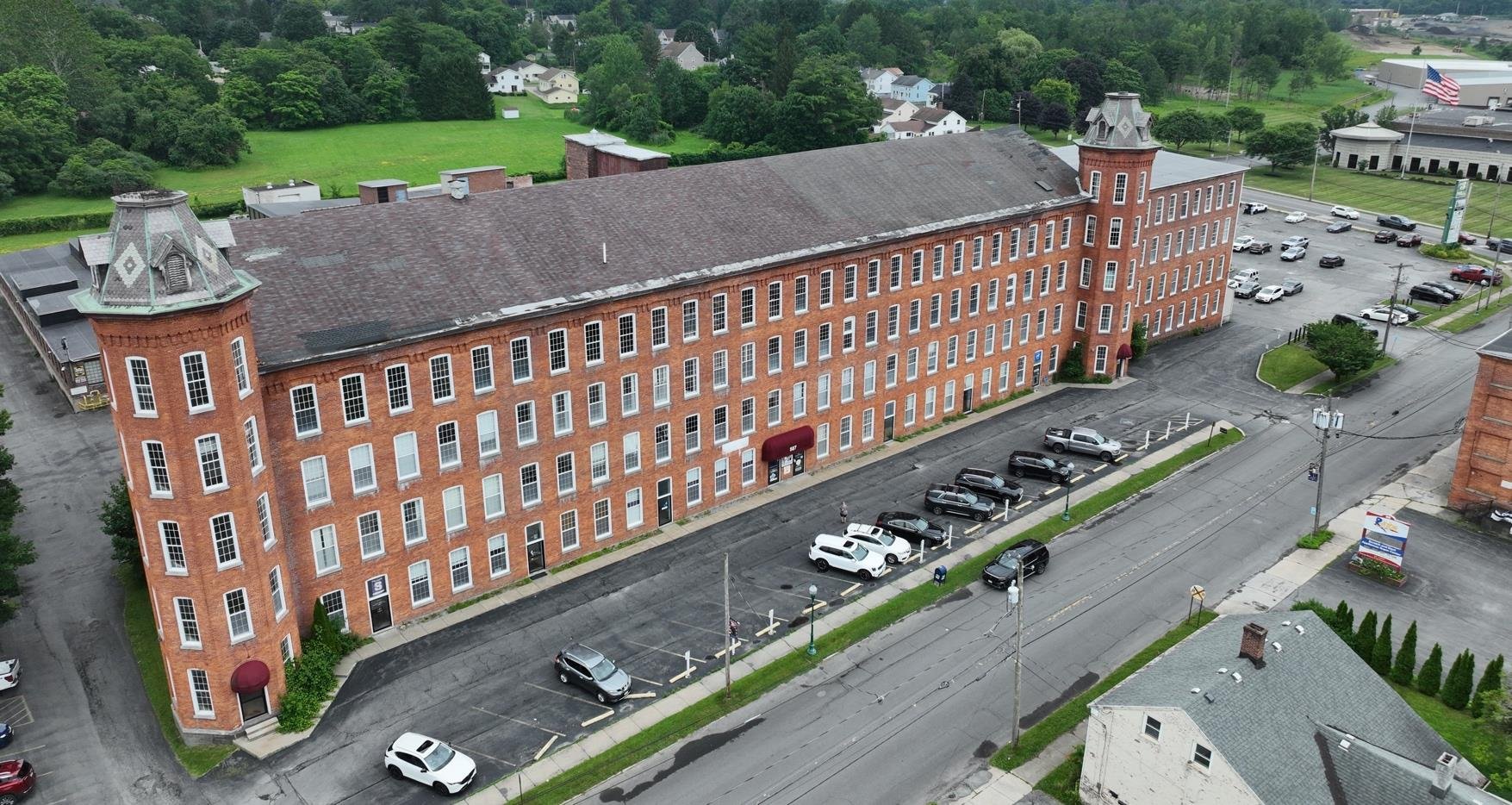587 Main St, New York Mills, NY 13417