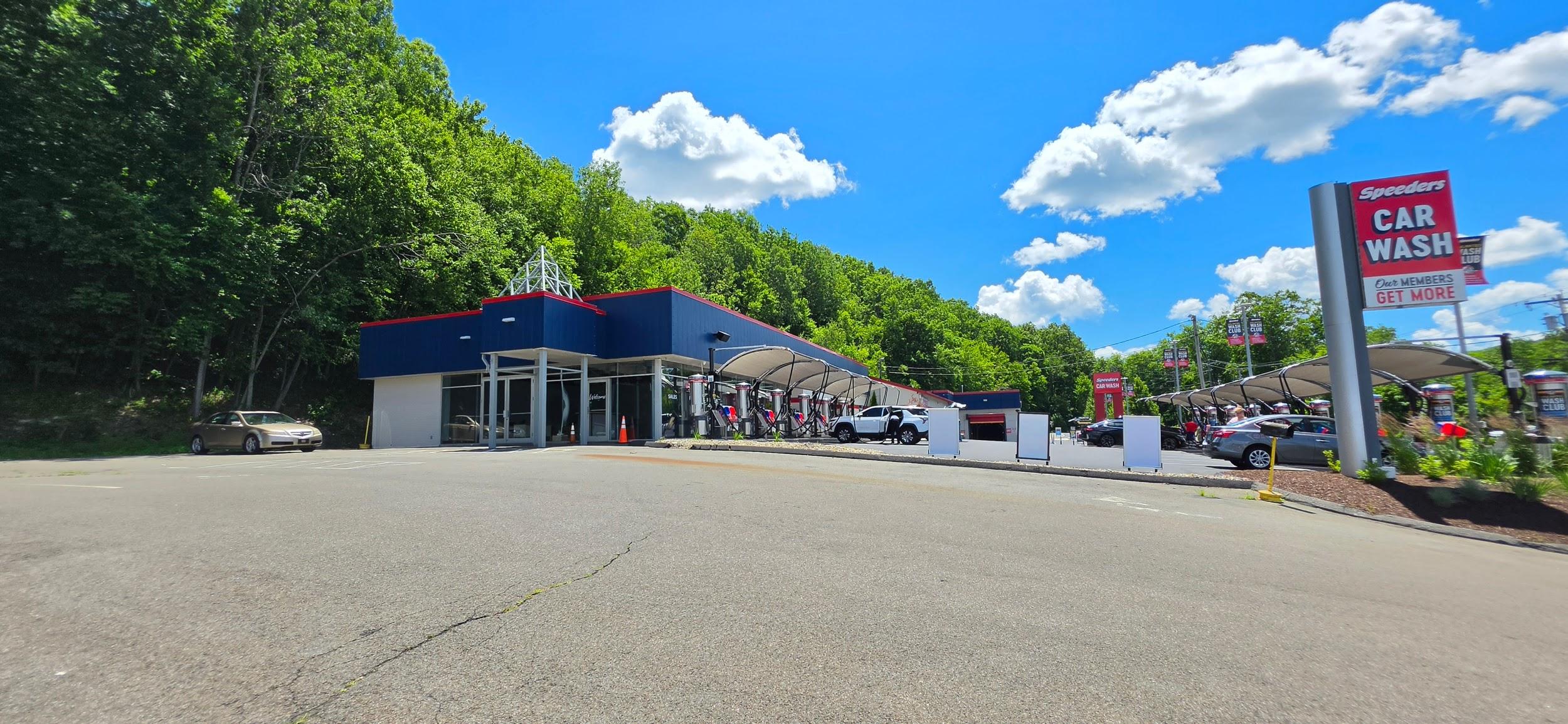 2160 Straits Tpke, Middlebury, CT 06762