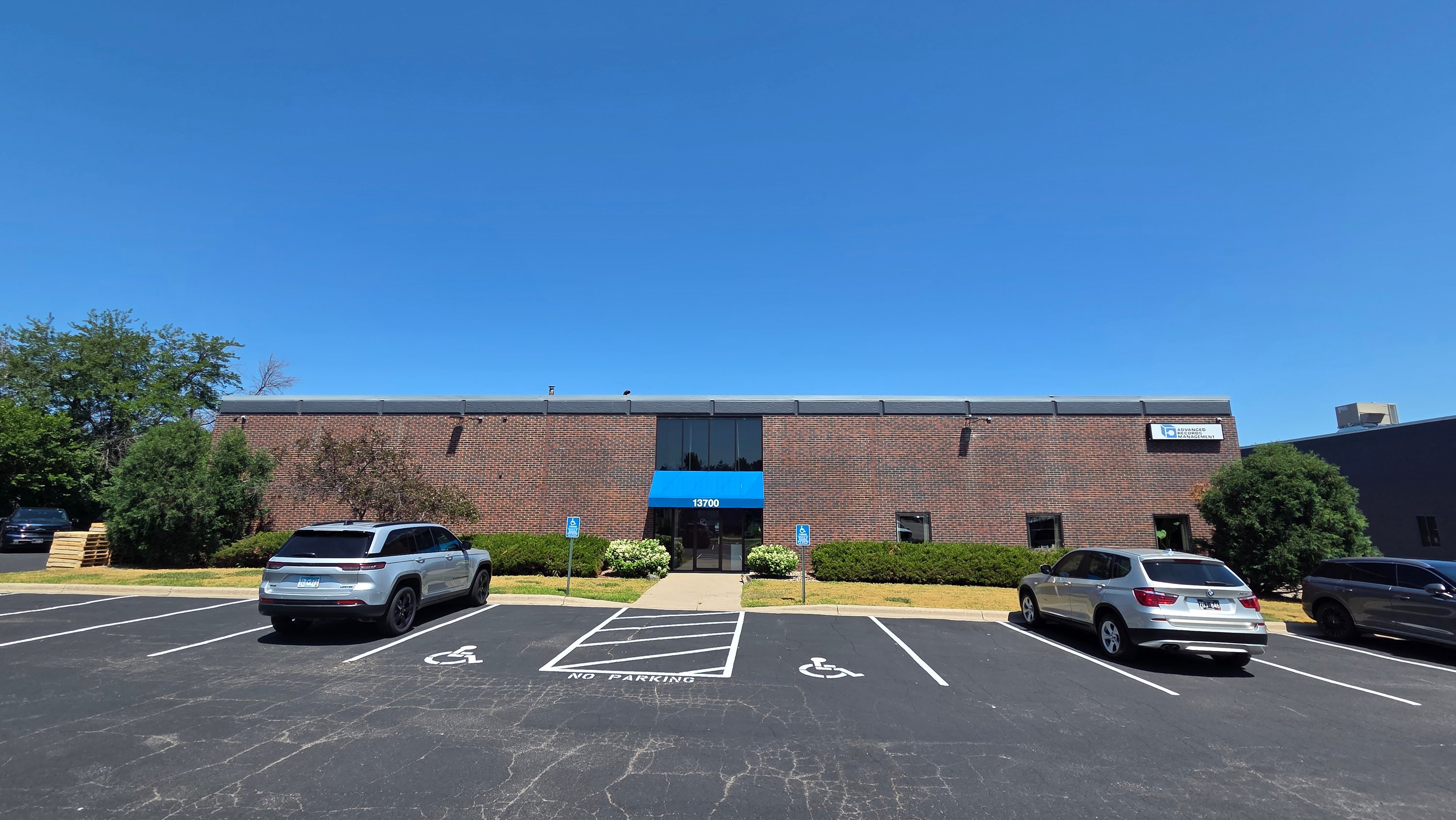 13700 Water Tower Cir, Plymouth, MN 55441