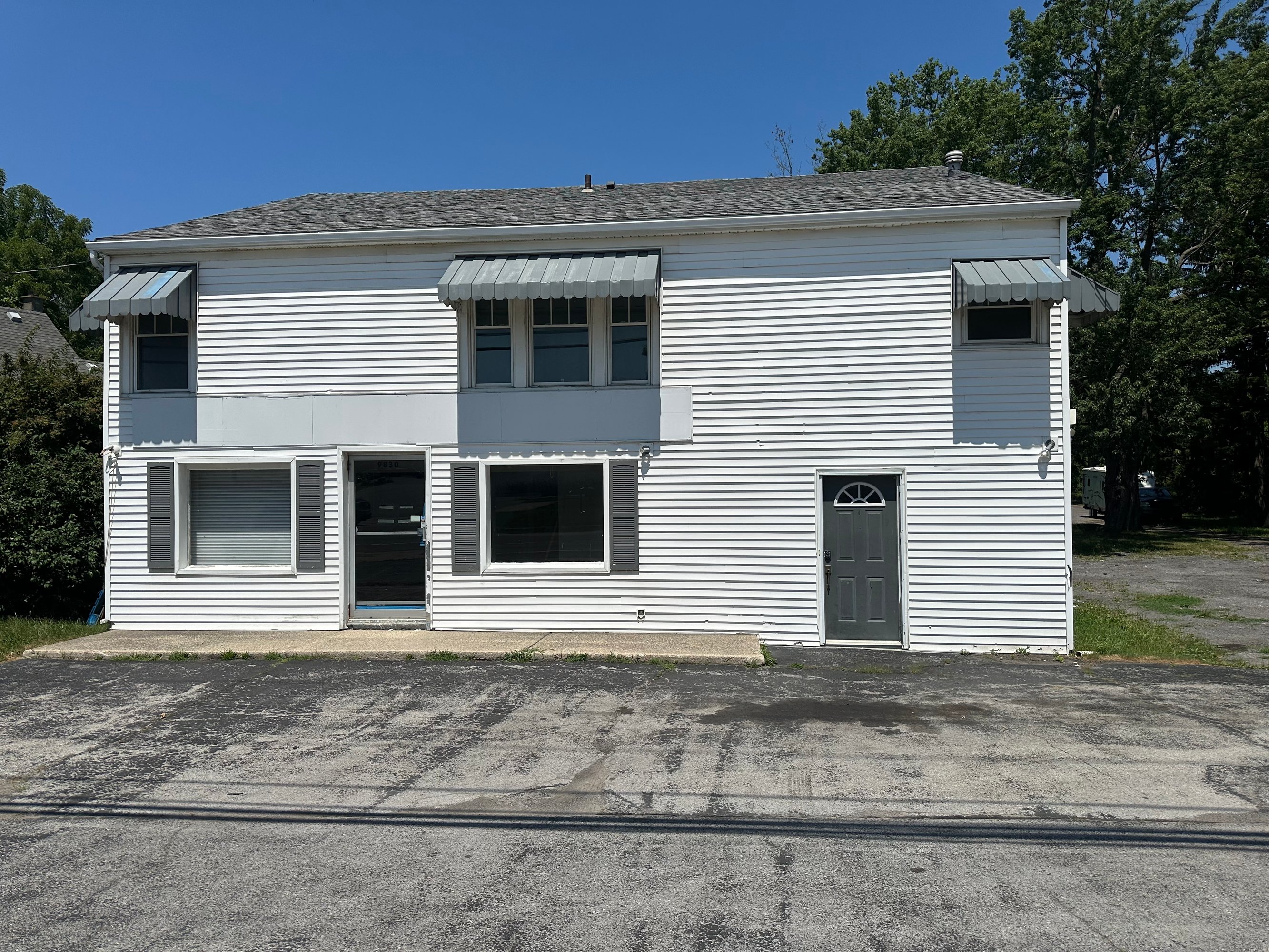 9830 Main St, Clarence, NY 14031
