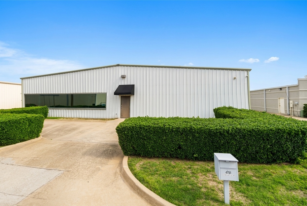 4750 Ratliff Ln, Addison, TX 75001