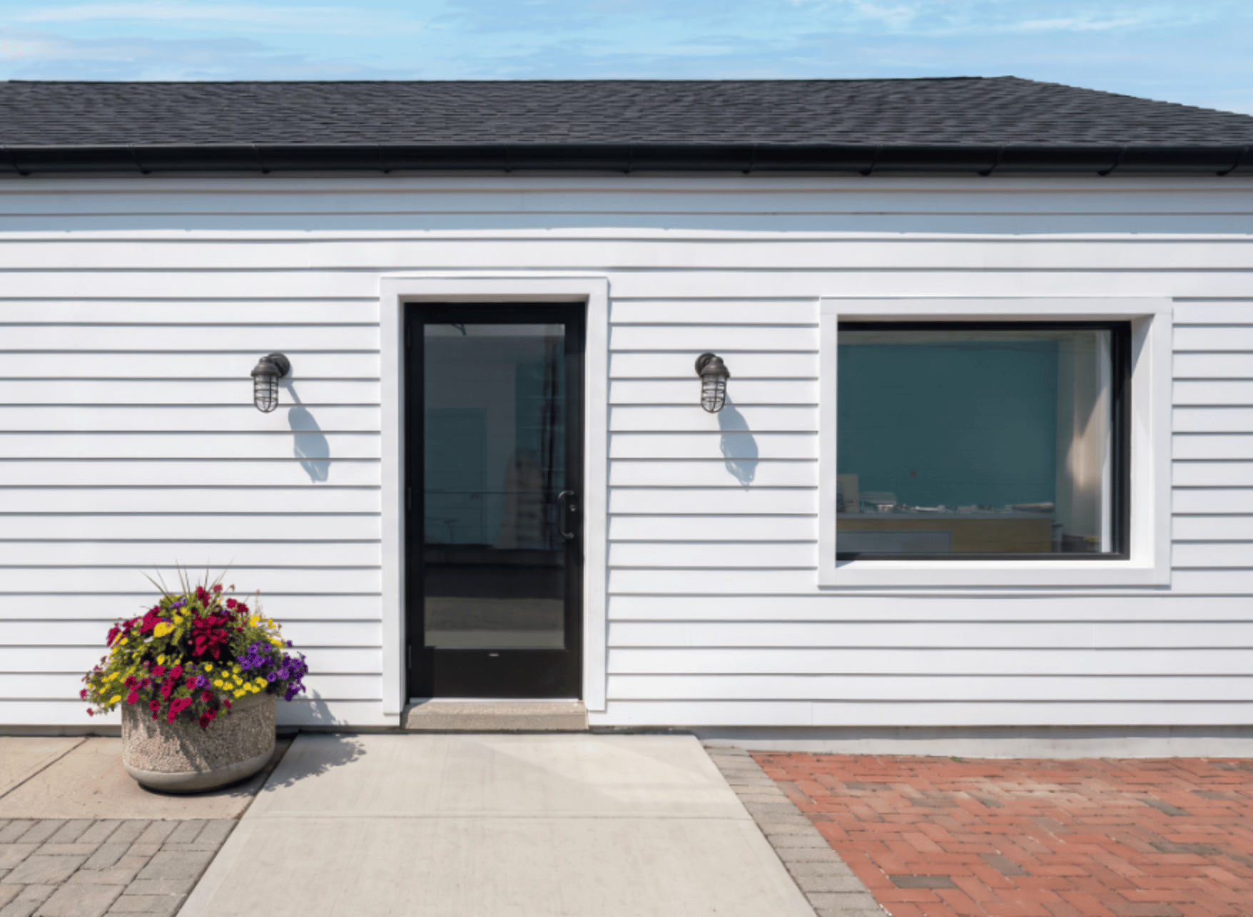 67 Jobs Ln, Southampton, NY 11968