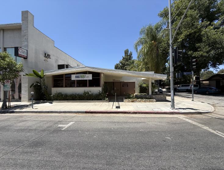 7257 Owensmouth Ave, Canoga Park, CA 91303