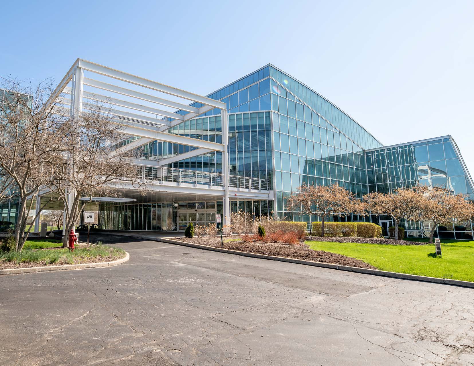 22800 Cedar Point Rd, Brook Park, OH 44142