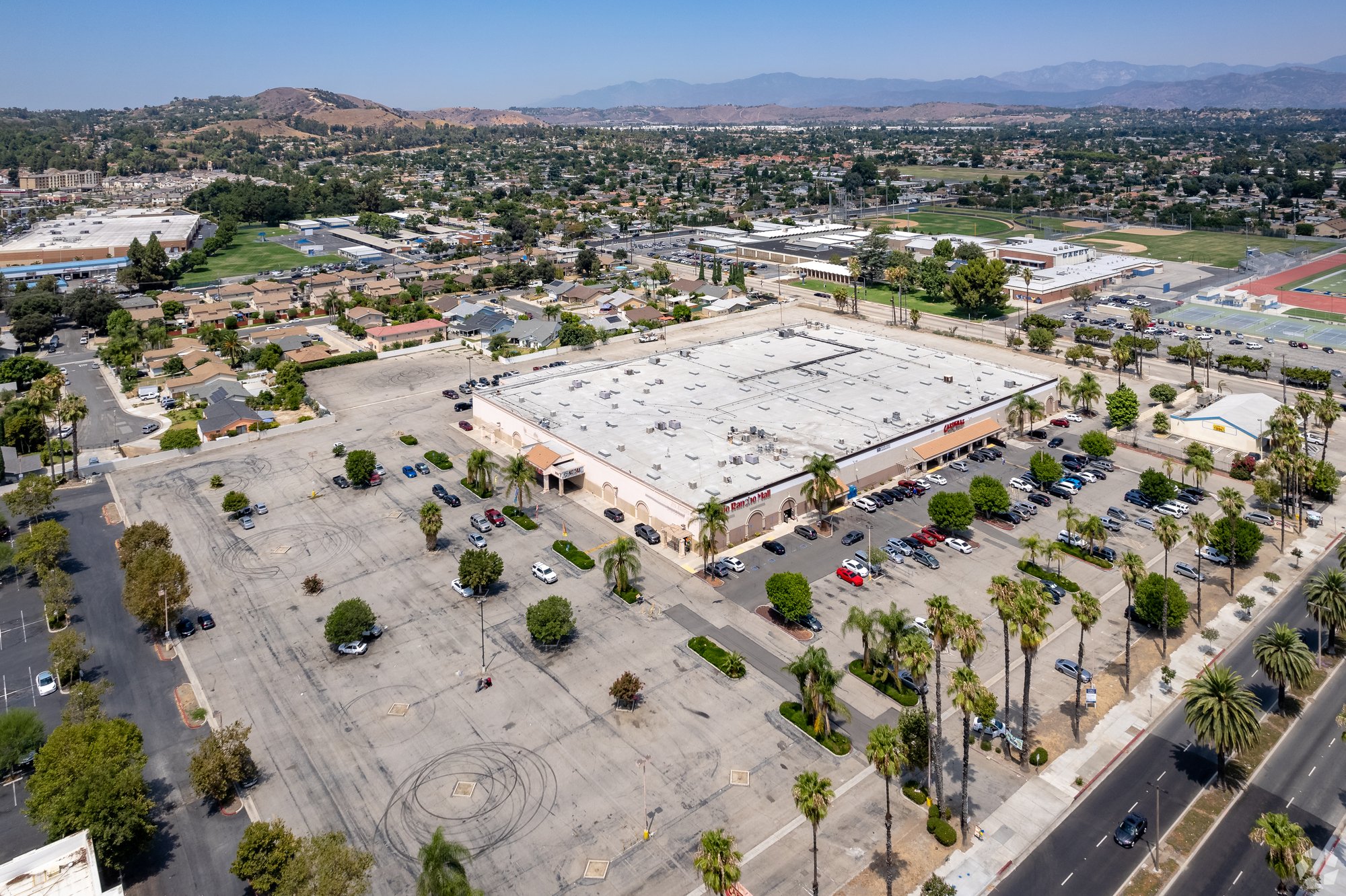 2001 Garey Ave, Pomona, CA 91766-5727
