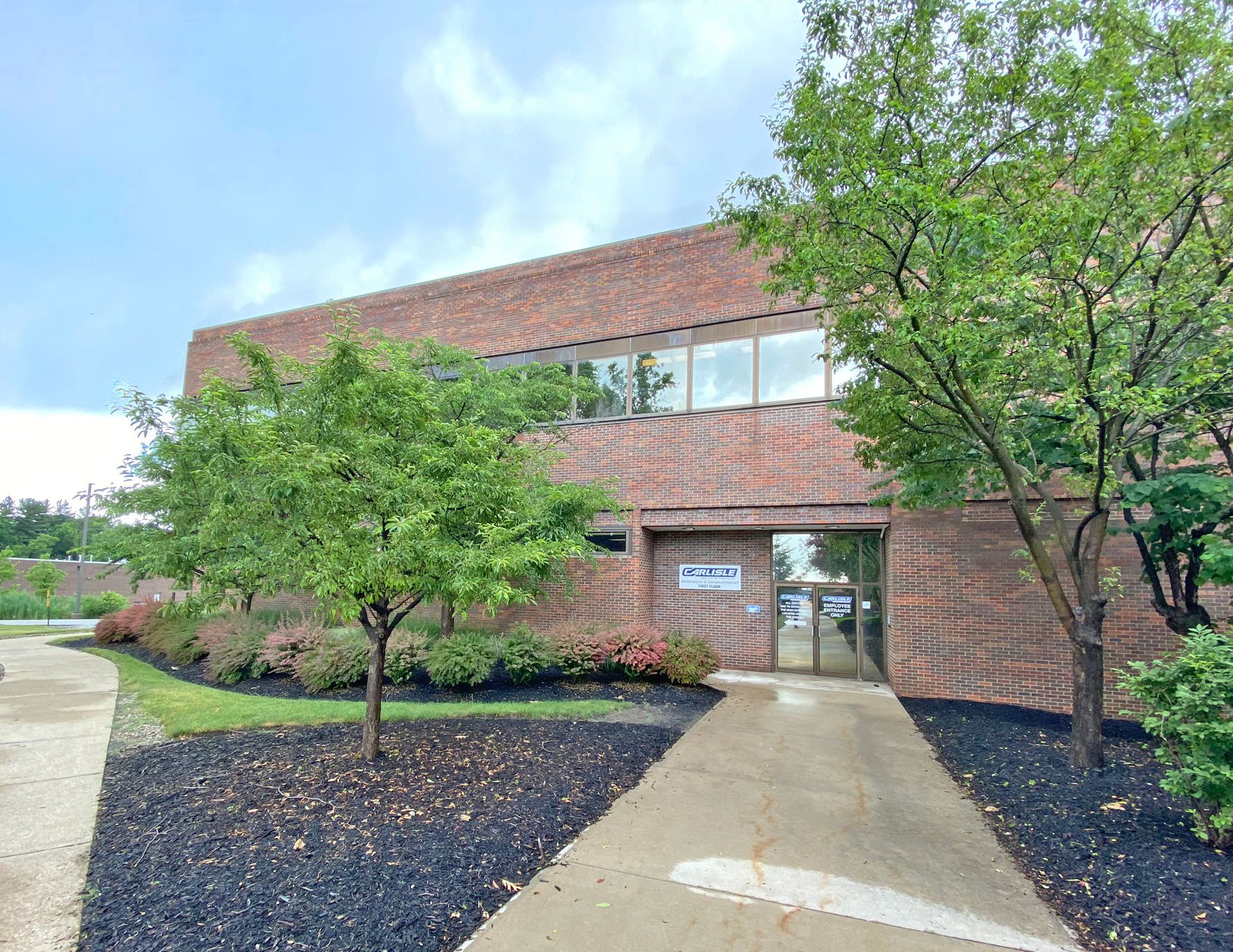 6180 Cochran Rd, Solon, OH 44139