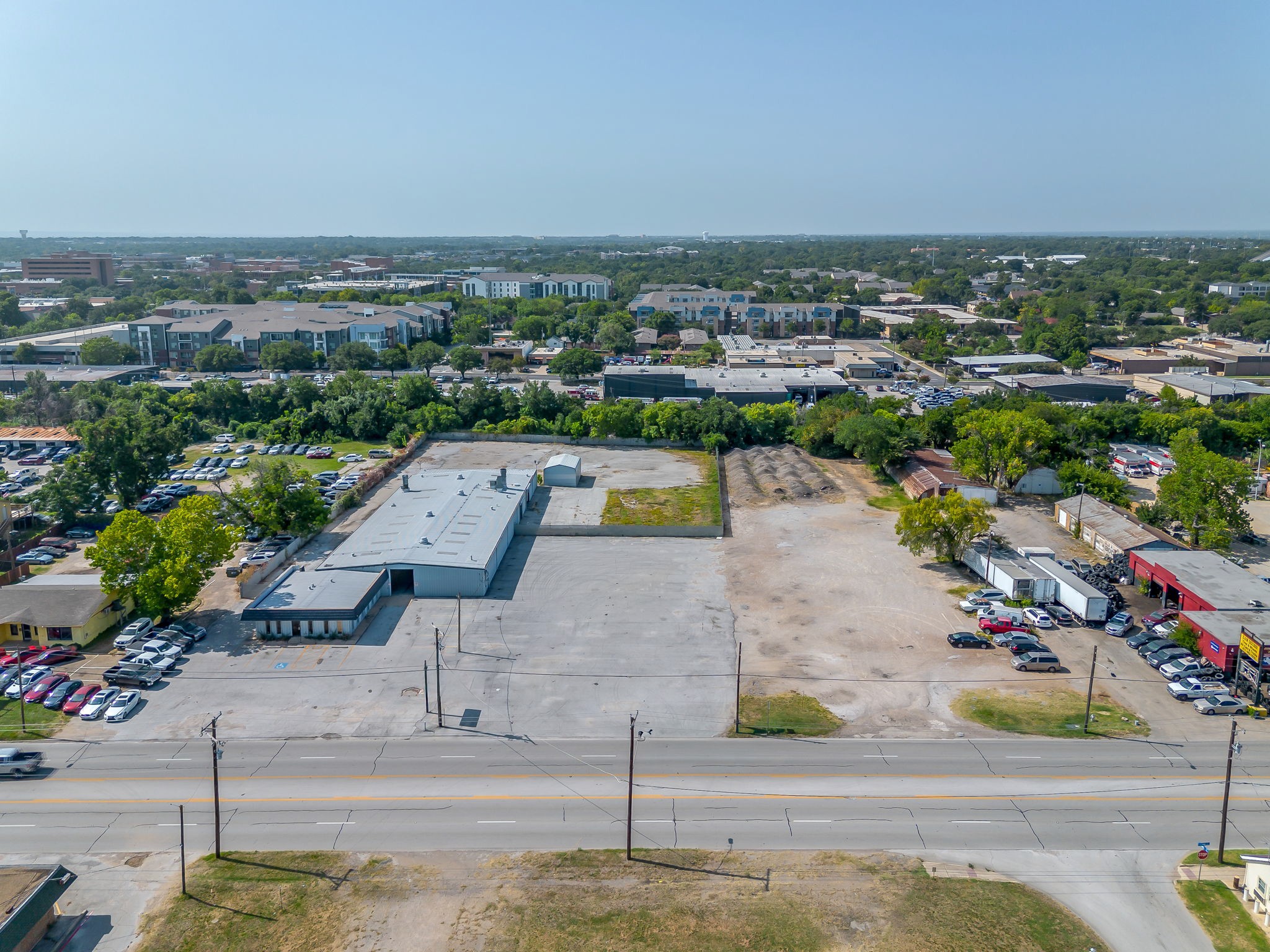 926 W Division St, Arlington, TX 76012