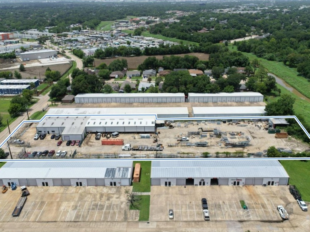 2833 Westside Dr, Pasadena, TX 77502