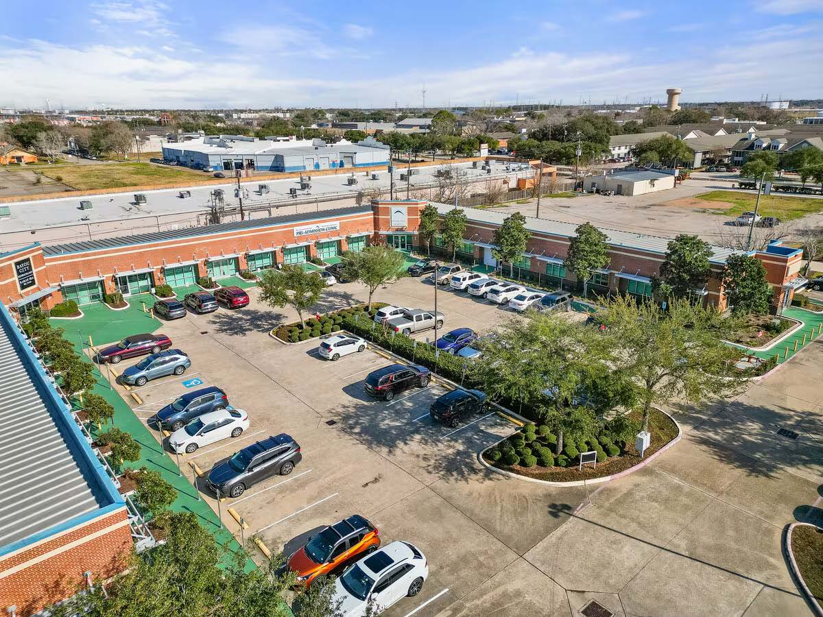 202 N Texas Ave, Webster, TX 77598