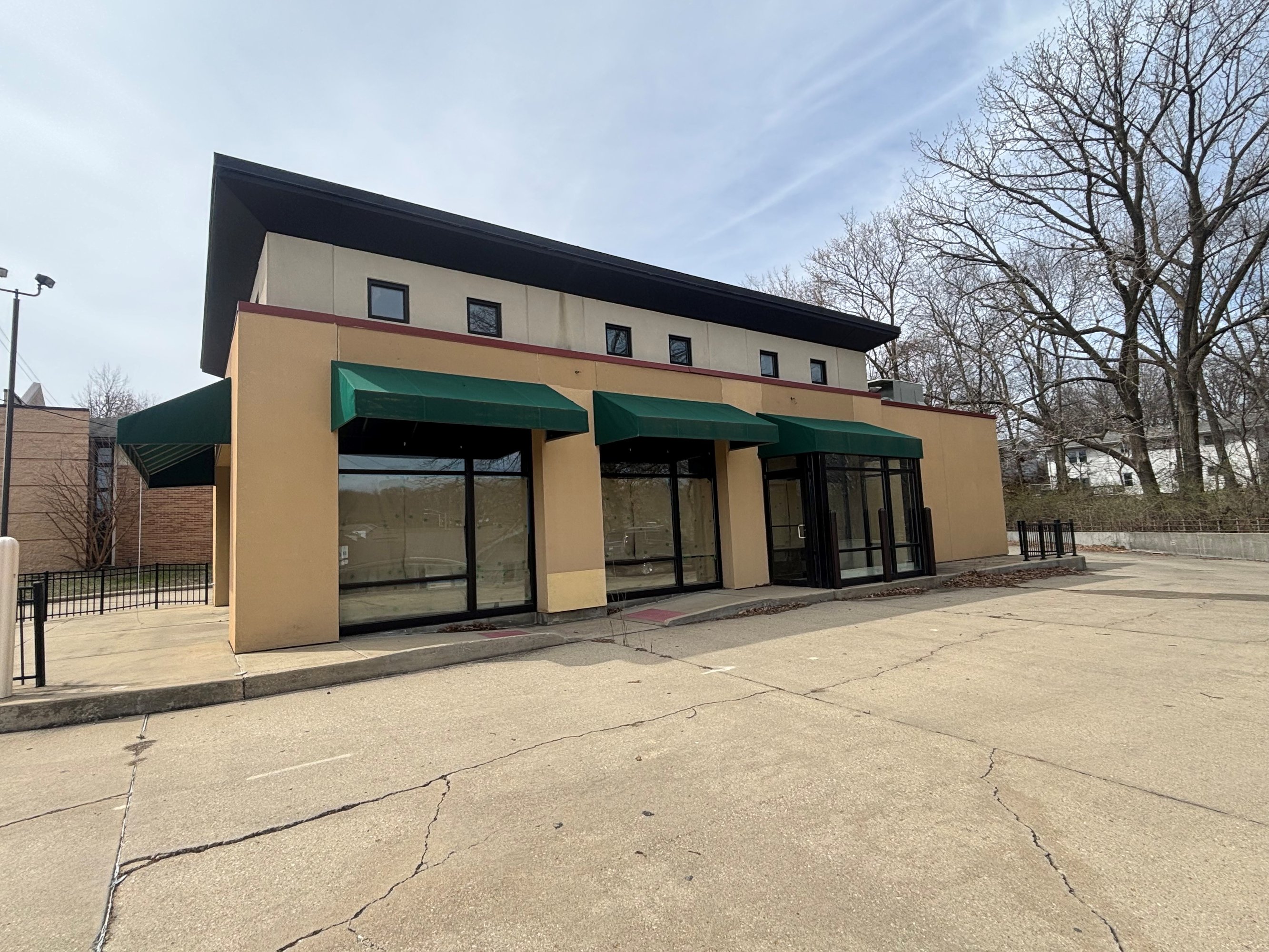 2003 W Monroe St, Springfield, IL 62704