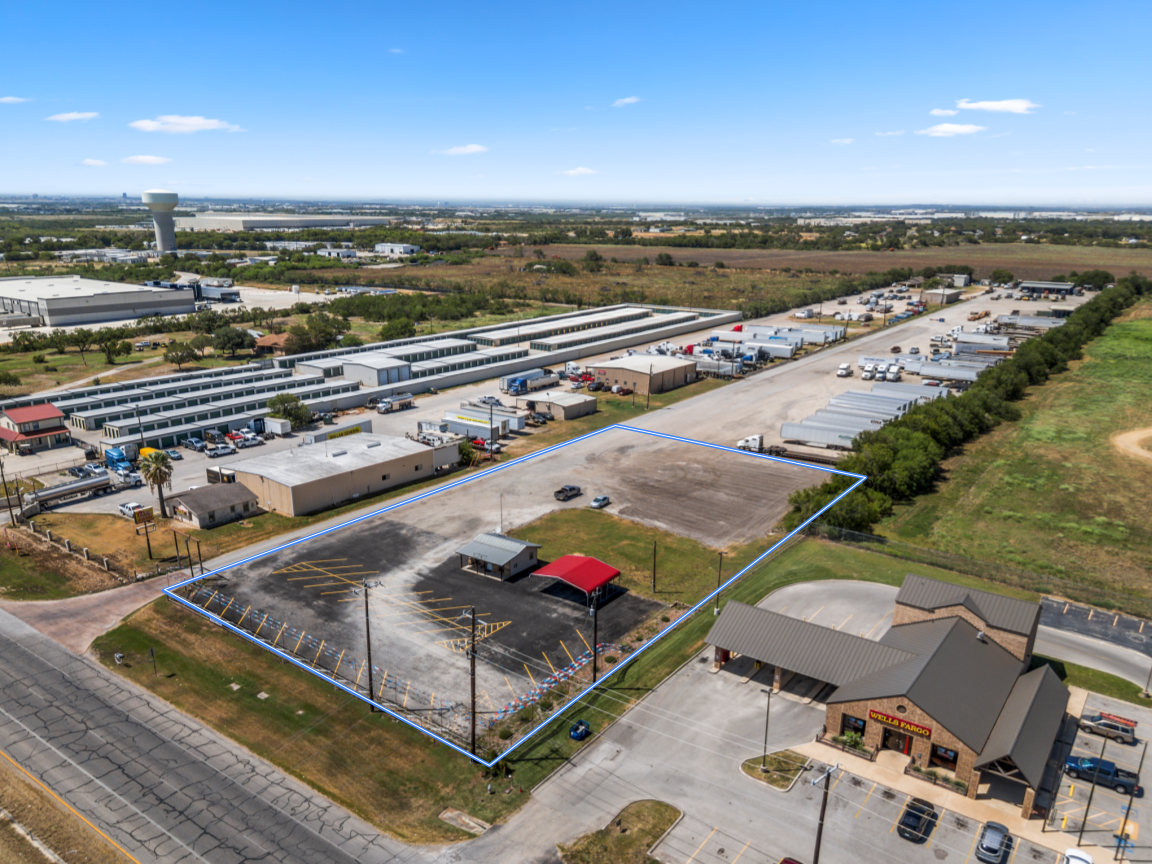 6835 Us Highway 87 East, San Antonio, TX 78263