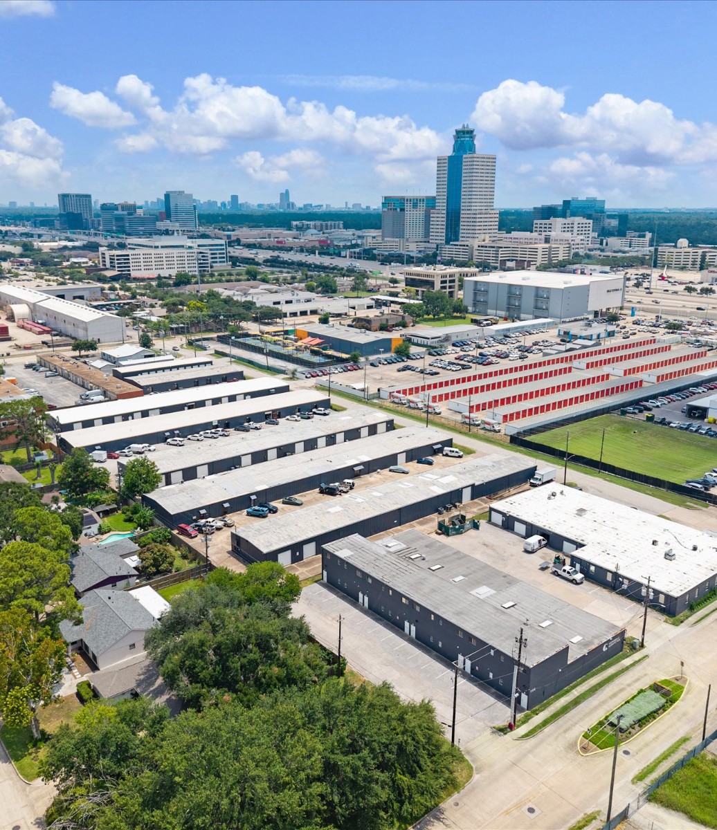10210 Georgibelle Dr, Houston, TX 77043