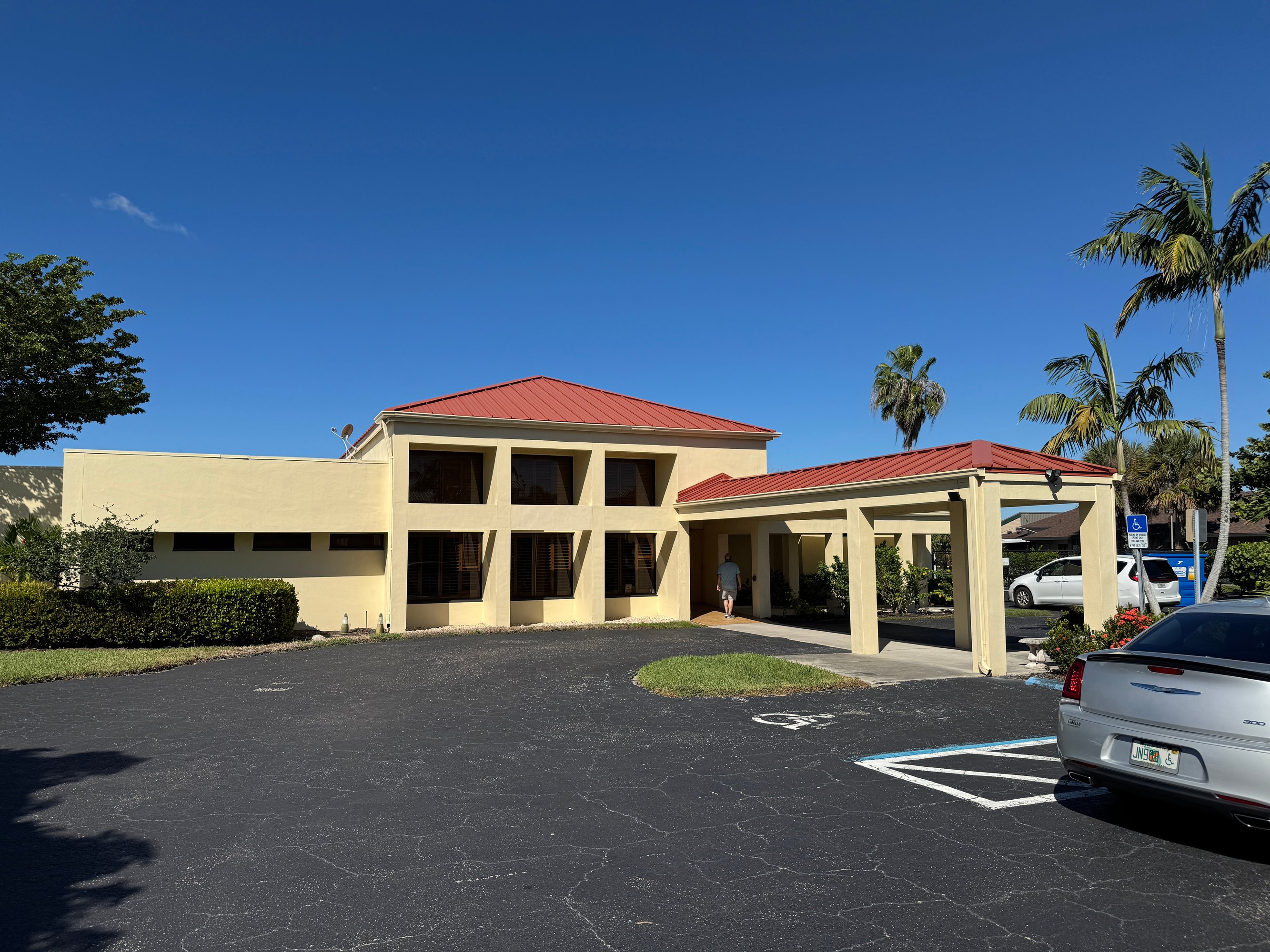 3840 Broadway, Fort Myers, FL 33901