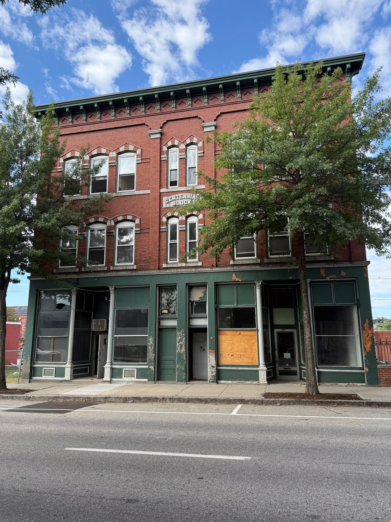 291 Lisbon St, Lewiston, ME 04240