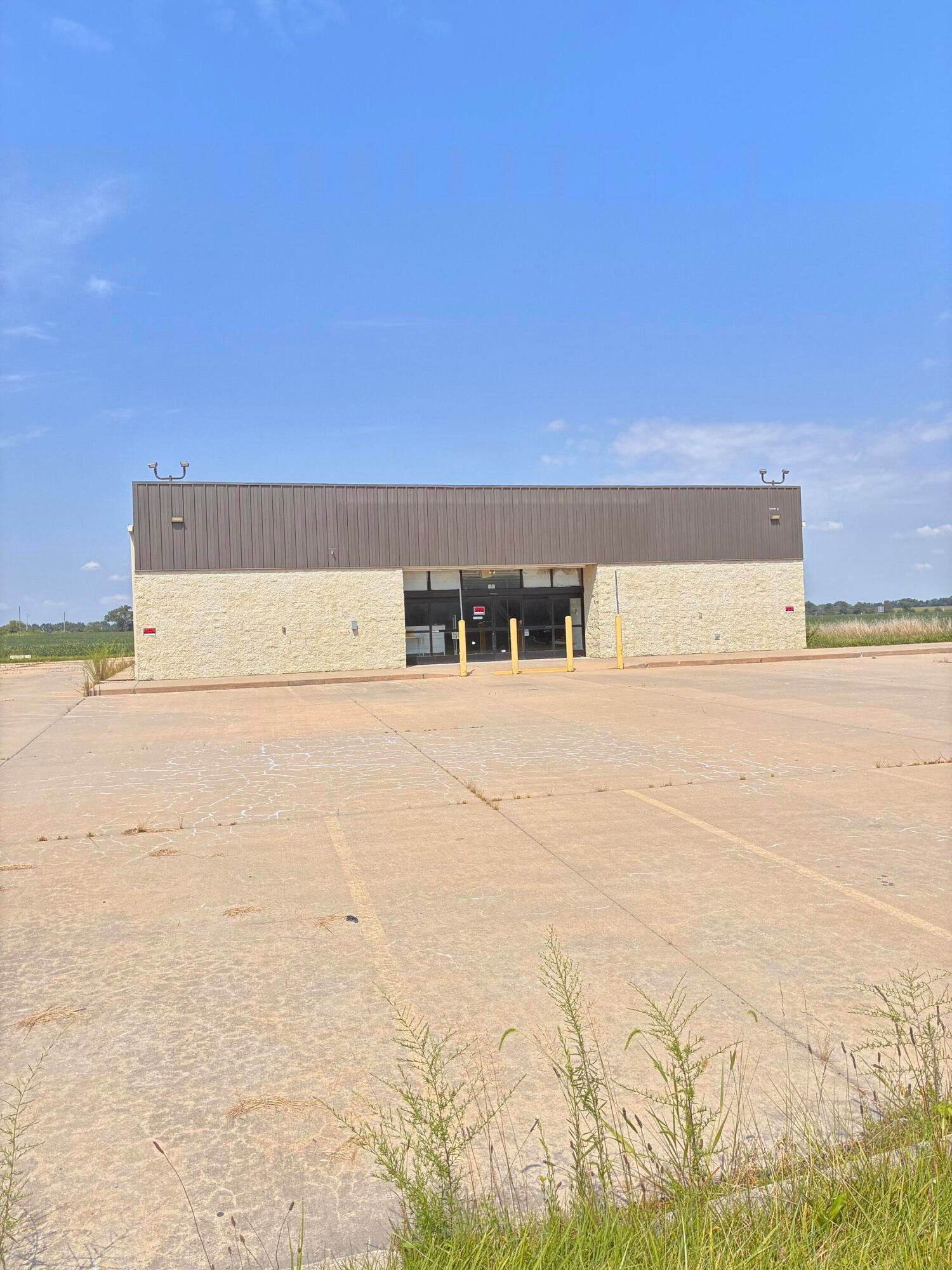 525 E Harrison St, Auxvasse, MO 65231
