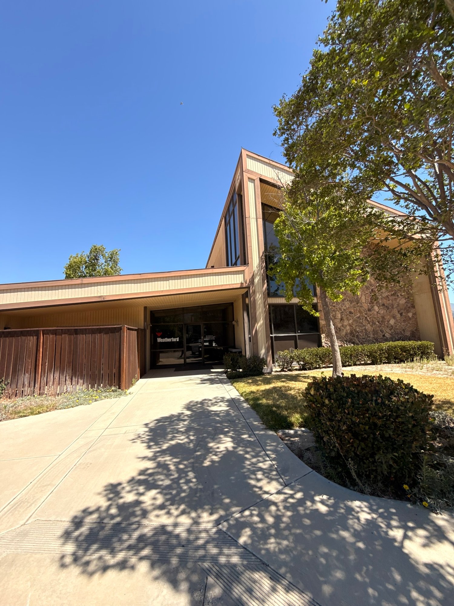 201 Hallock Dr, Santa Paula, CA 93060