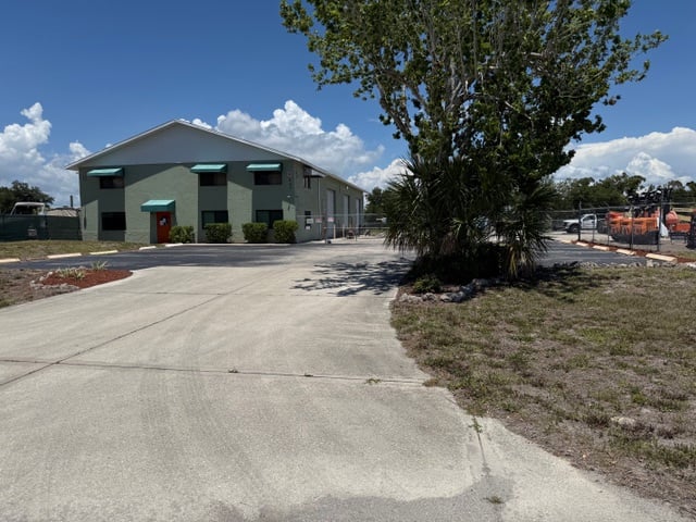 527 Paul Morris Dr, Englewood, FL 34223