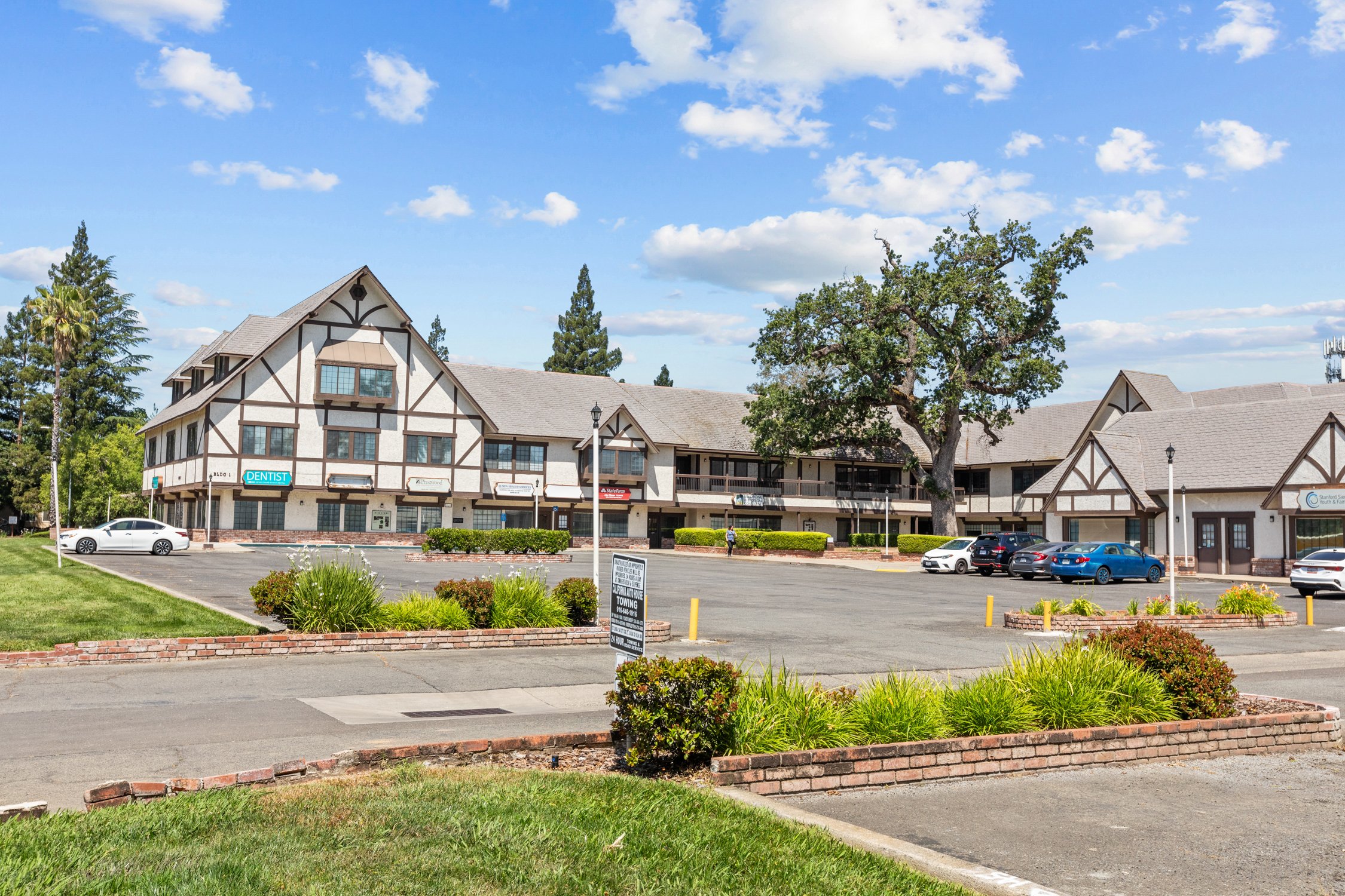 8421 Auburn Blvd, Citrus Heights, CA 95610
