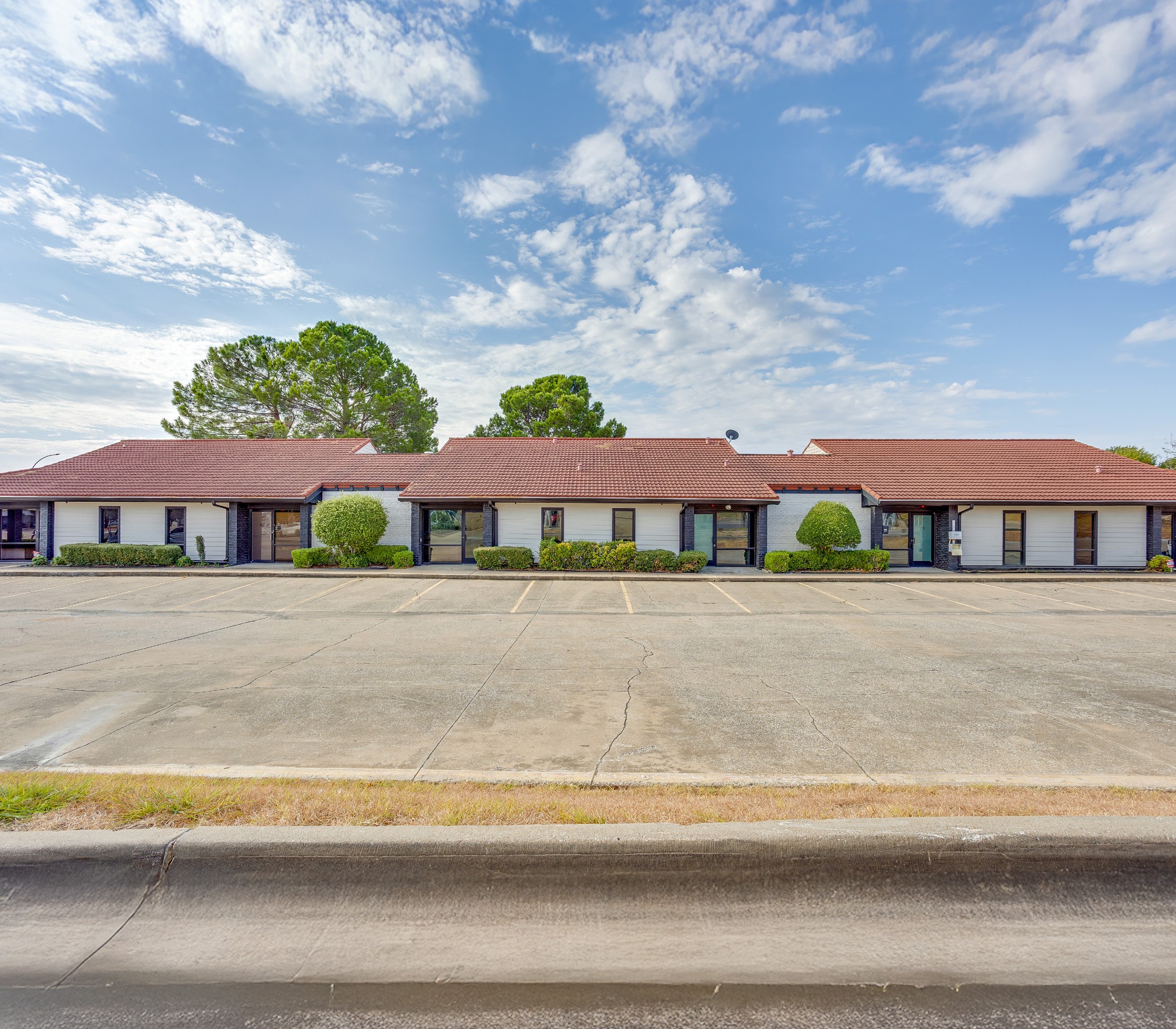 4230 Green Oaks Blvd, Arlington, TX 76016