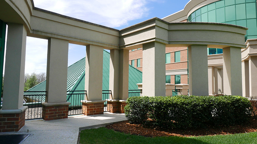 9510 Ormsby Station Rd, Louisville, KY 40223