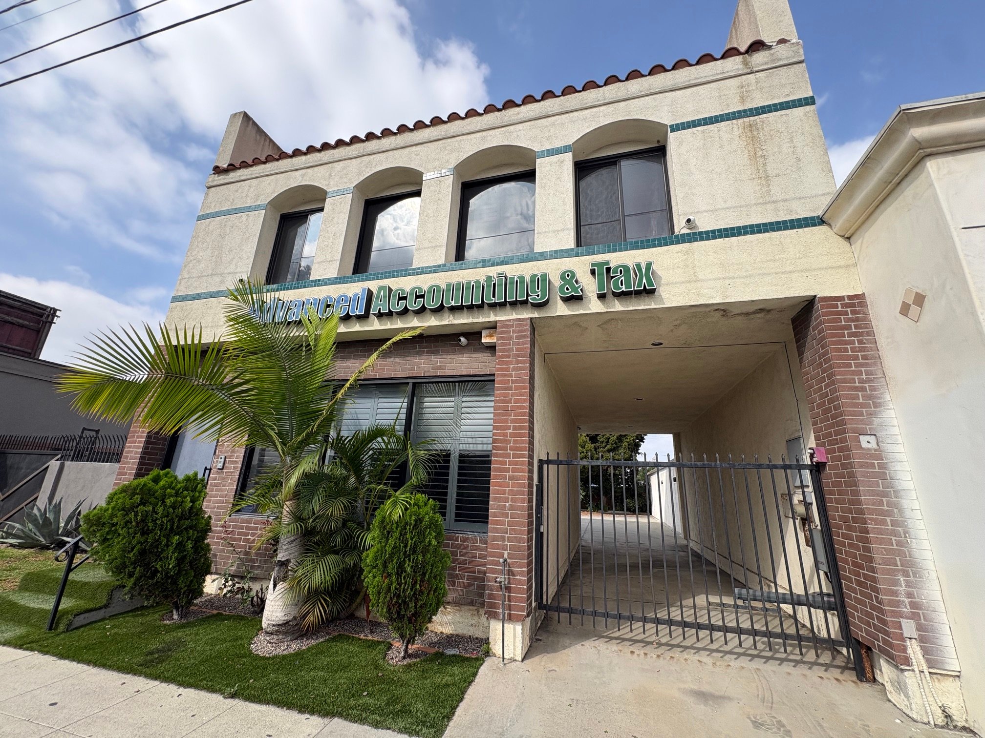 15317 Lakewood Blvd, Paramount, CA 90723