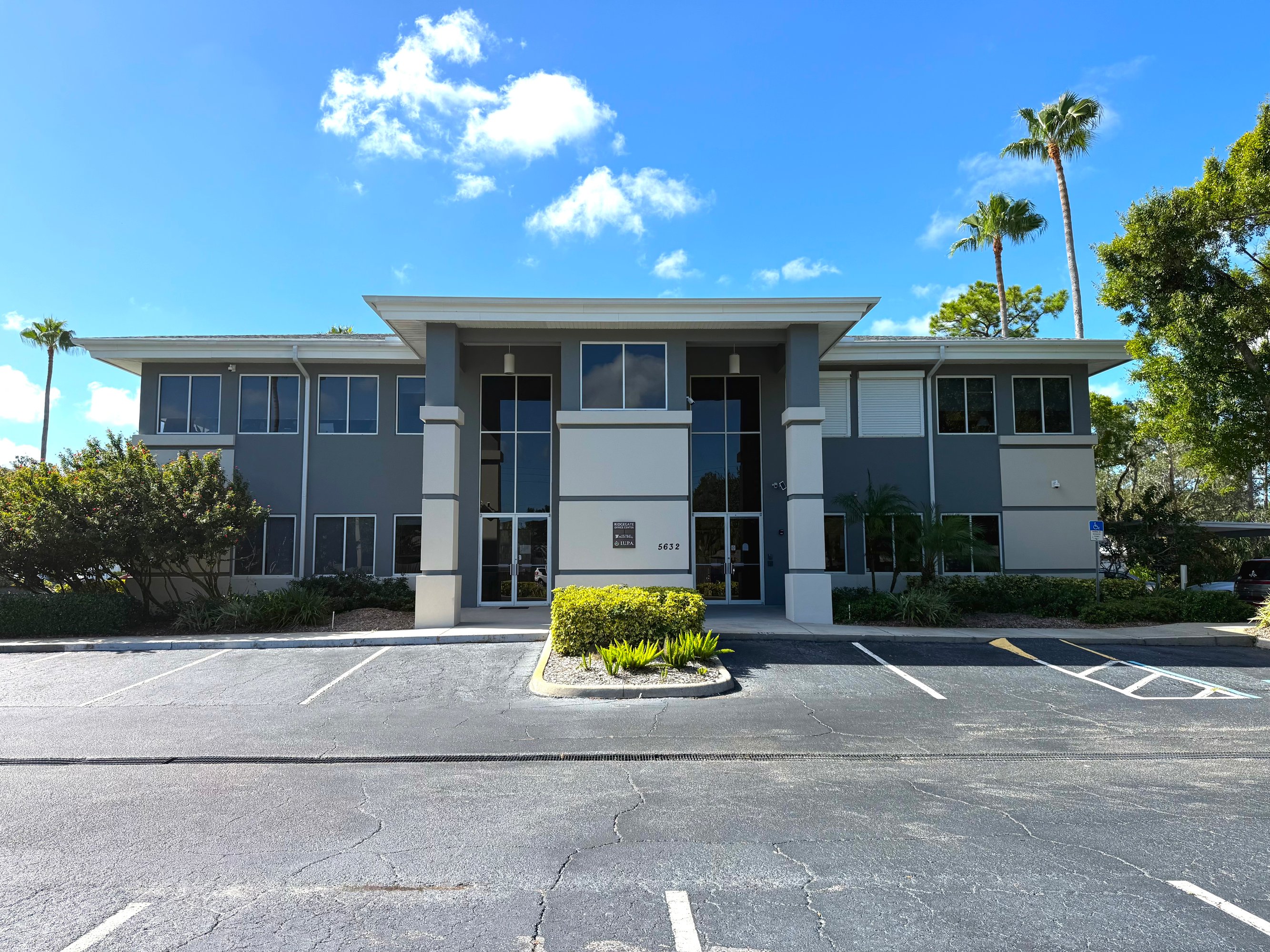5632 Bee Ridge Rd, Sarasota, FL 34233