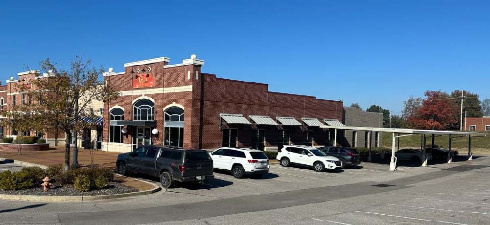 8130 Macon Station Dr, Memphis, TN 38018
