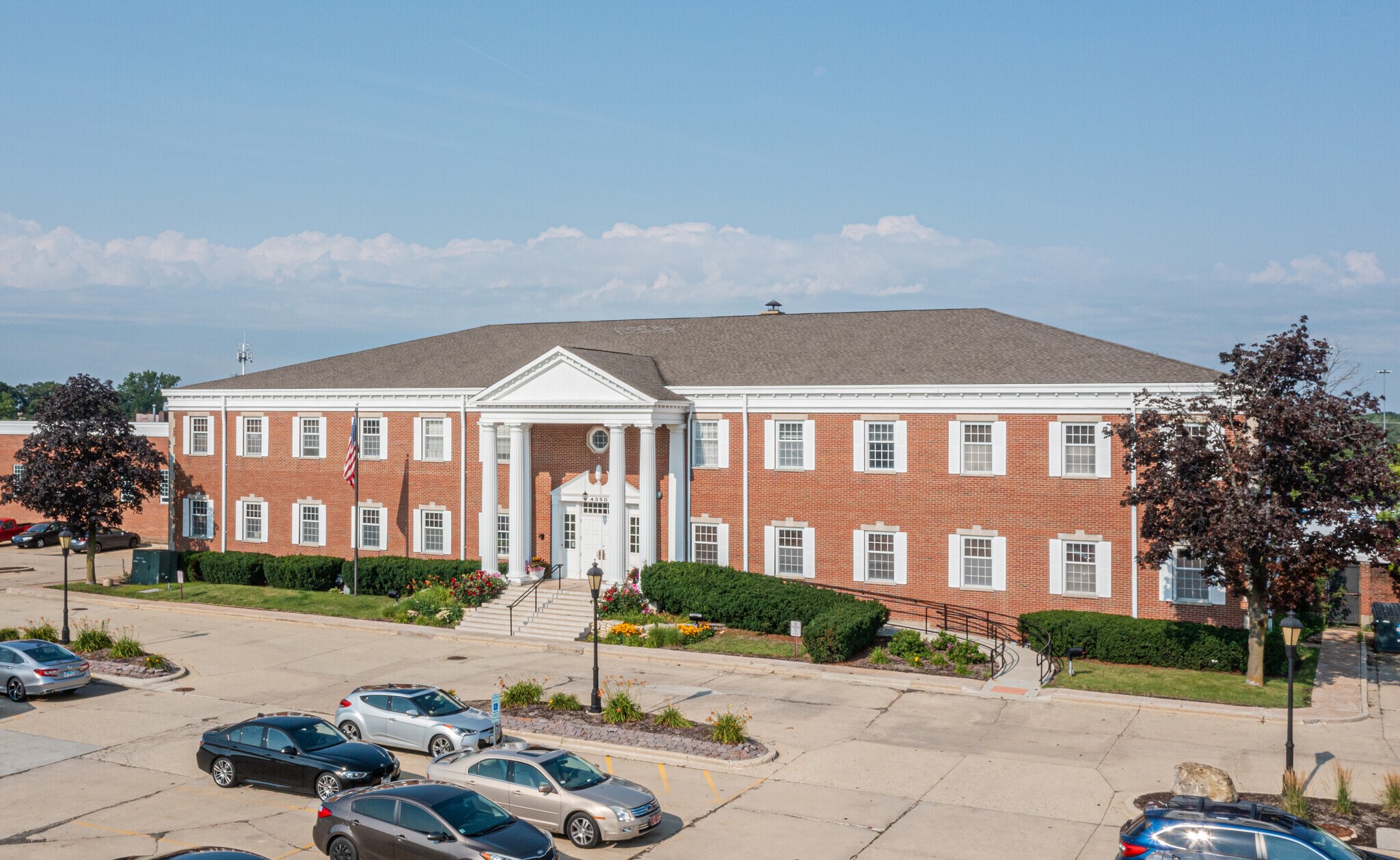 4300 Di Paolo Ctr, Glenview, IL 60025