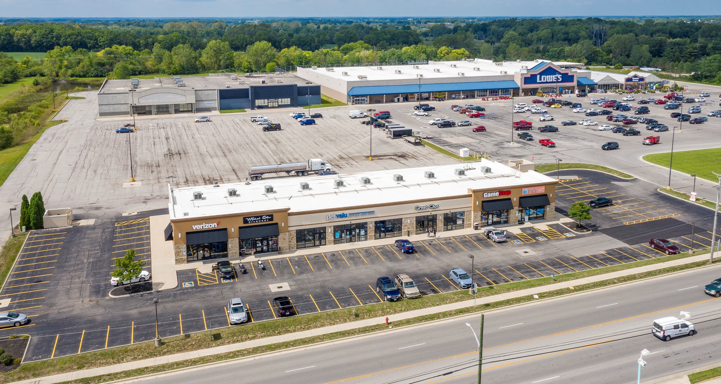 2226 S Main St, Bellefontaine, OH 43311