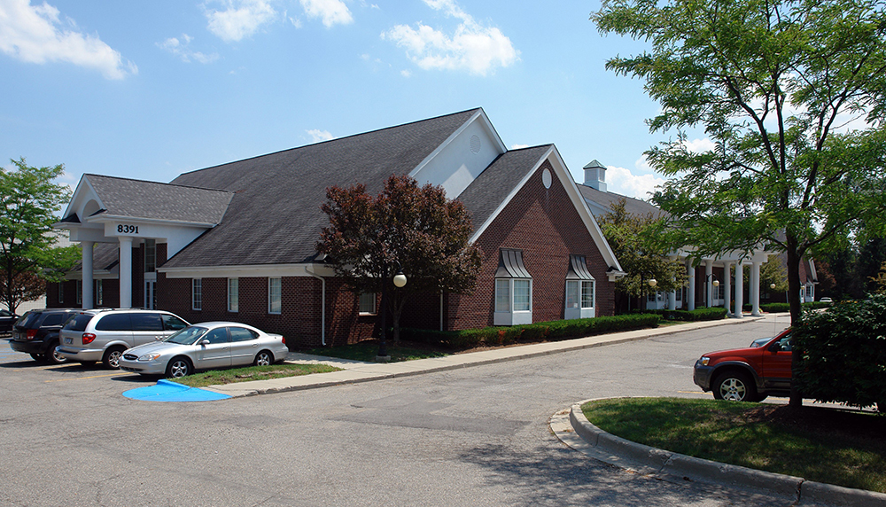 8391 Commerce Rd, Commerce Township, MI 48382