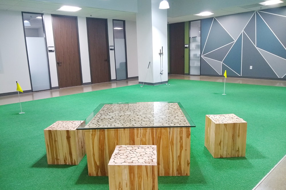 596630