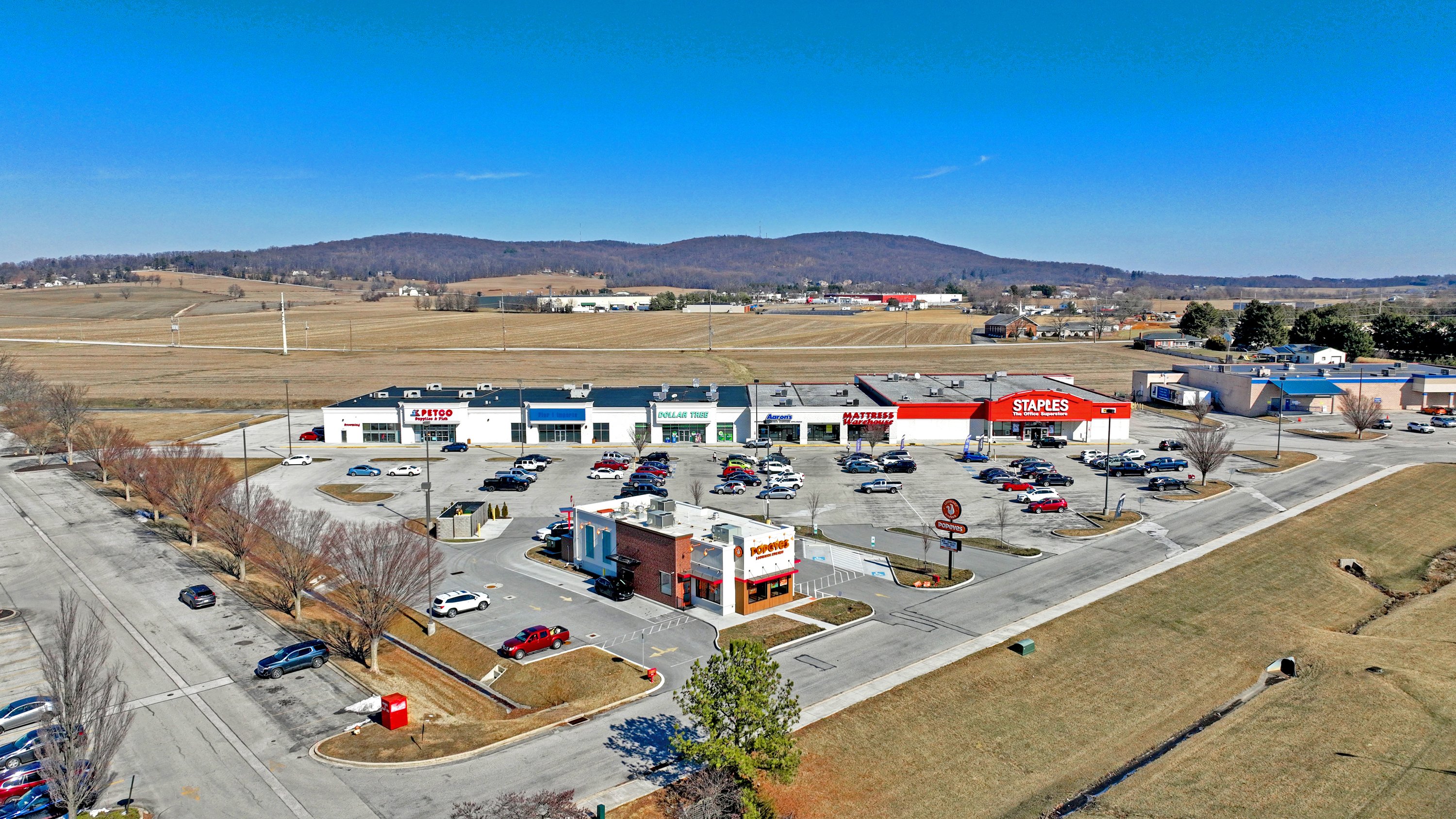 440 Eisenhower Dr, Hanover, PA 17331