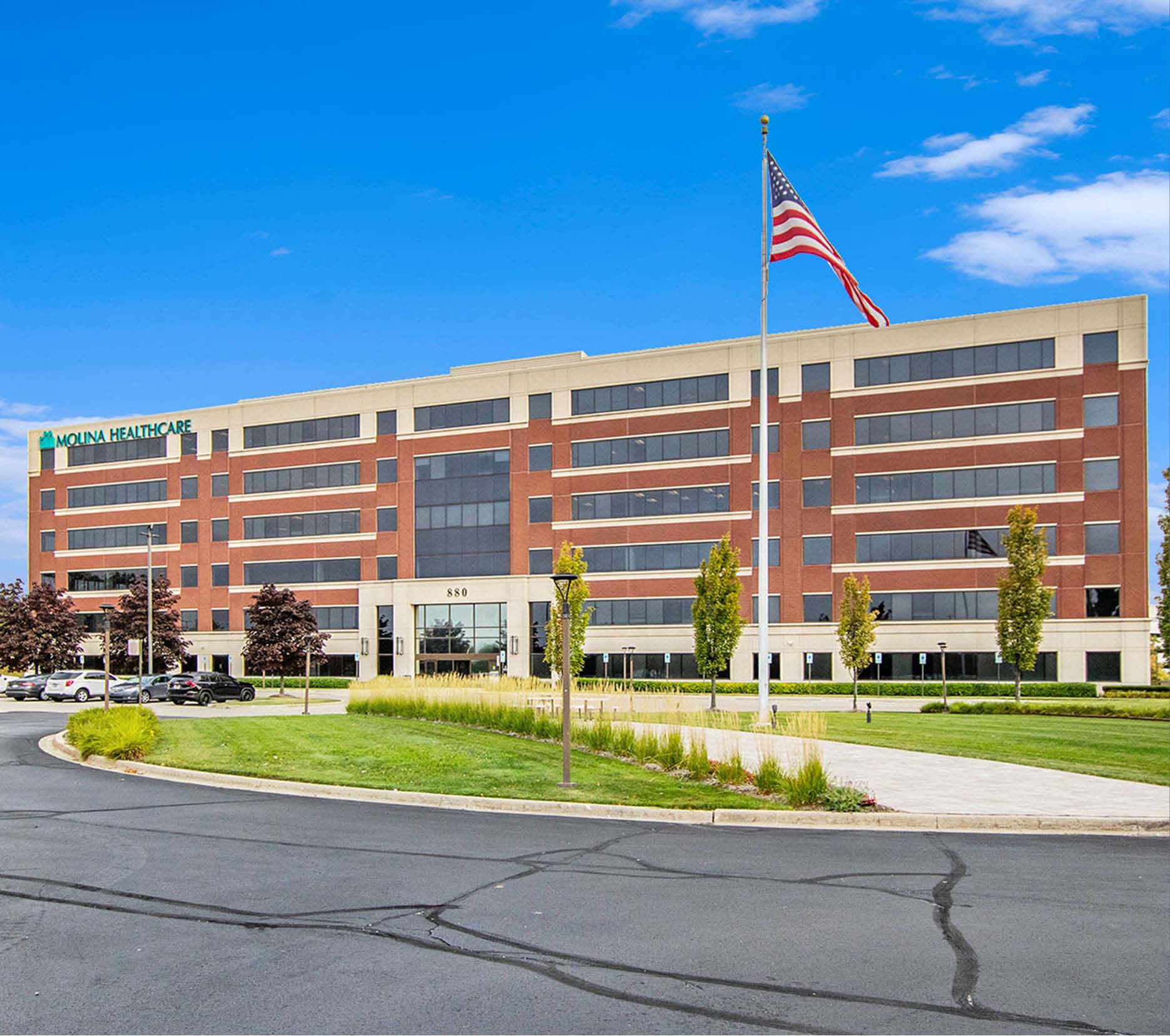 880 W Long Lake Rd, Troy, MI 48098