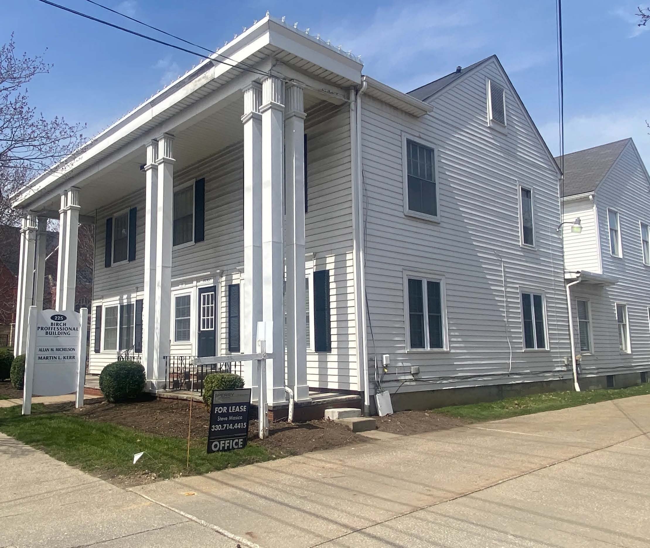 225 E Liberty St, Medina, OH 44256
