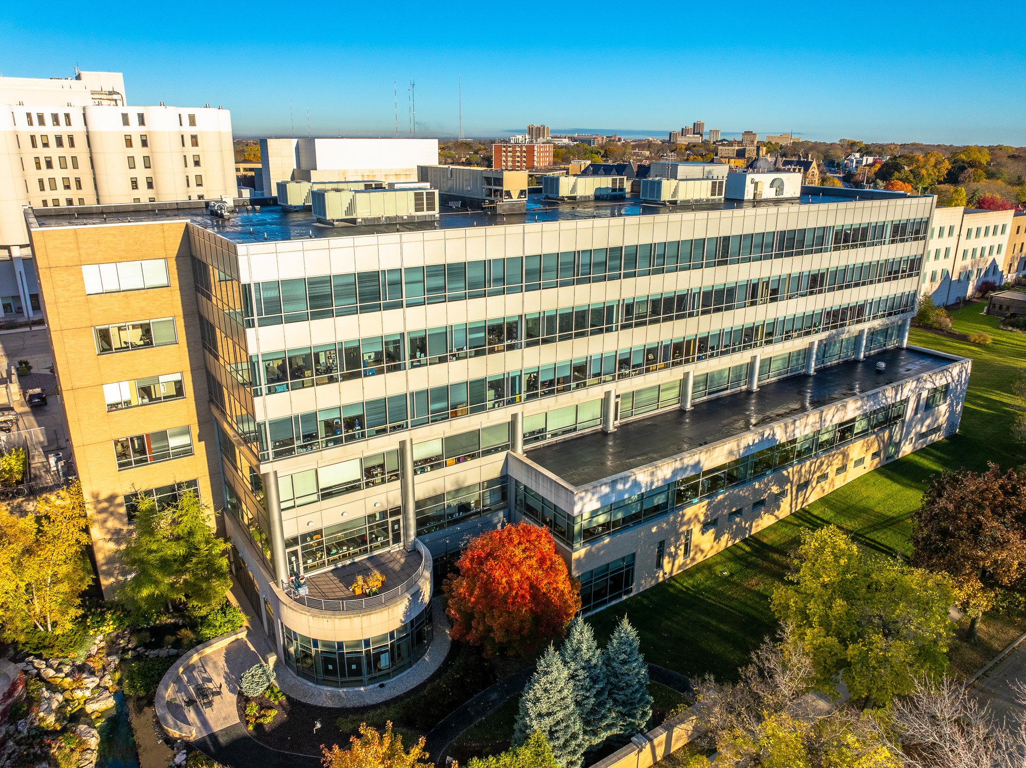 2350 N Lake Dr, Milwaukee, WI 53211