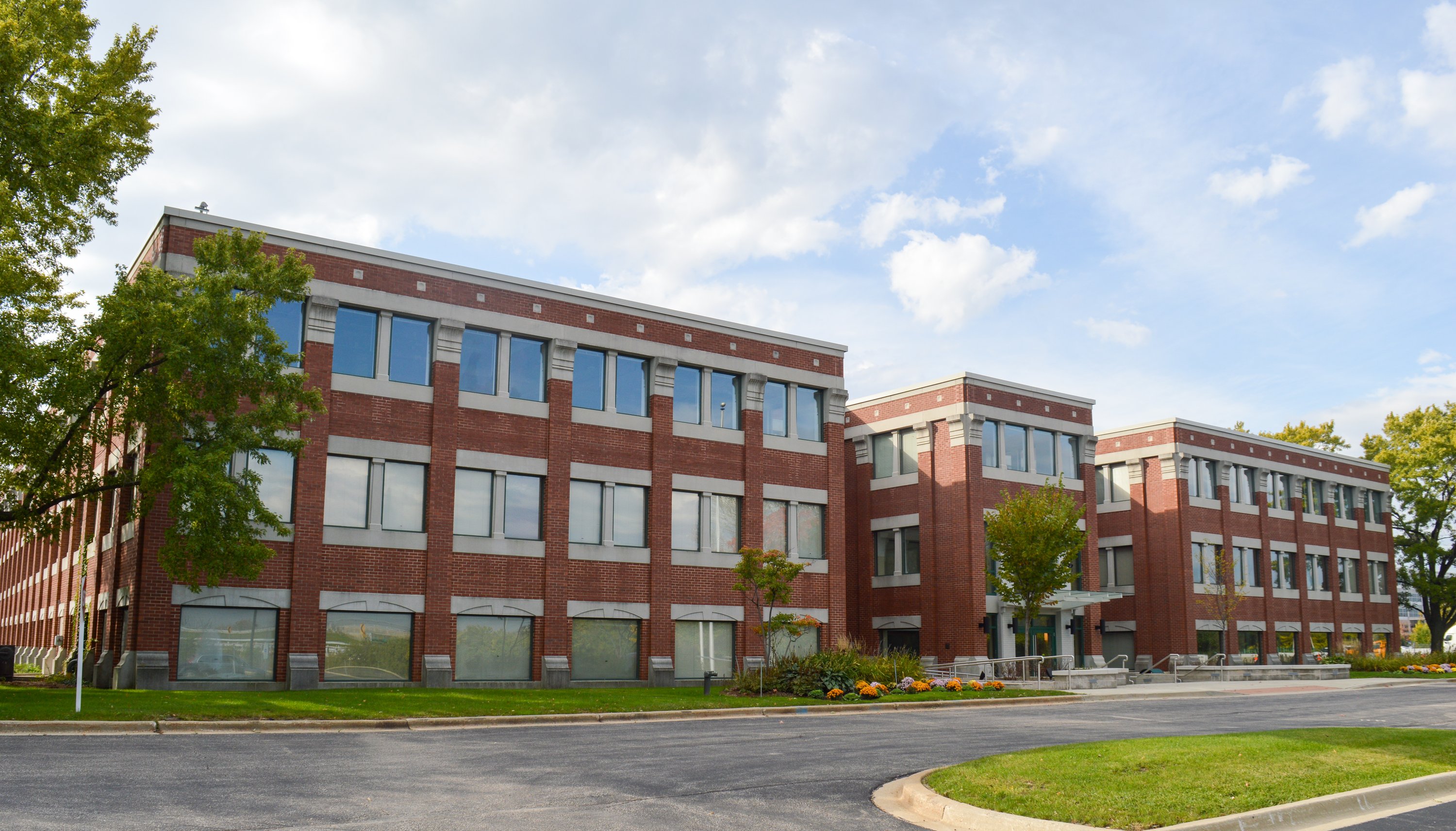 1717 Deerfield Rd, Deerfield, IL 60015