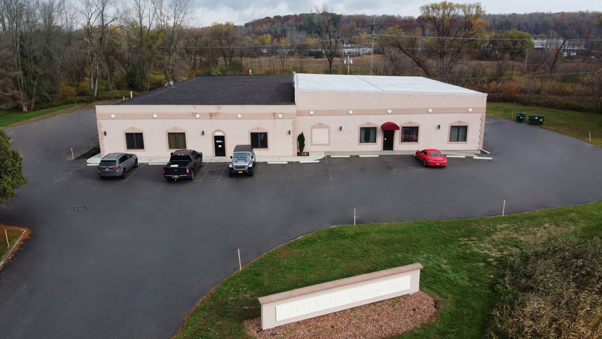 7424 Victor Mendon Rd, Victor, NY 14564