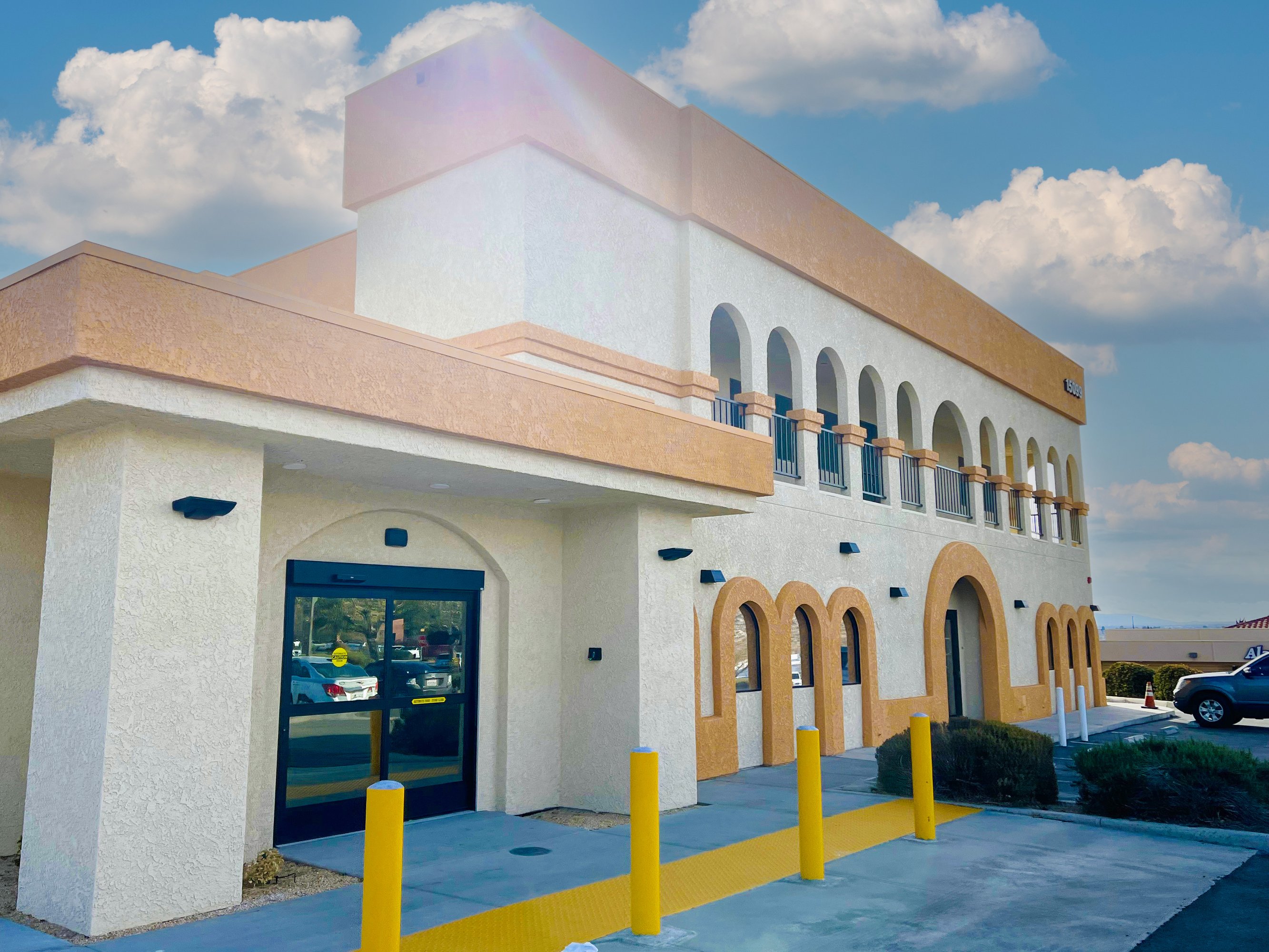 15099 Kamana Rd, Apple Valley, CA 92307